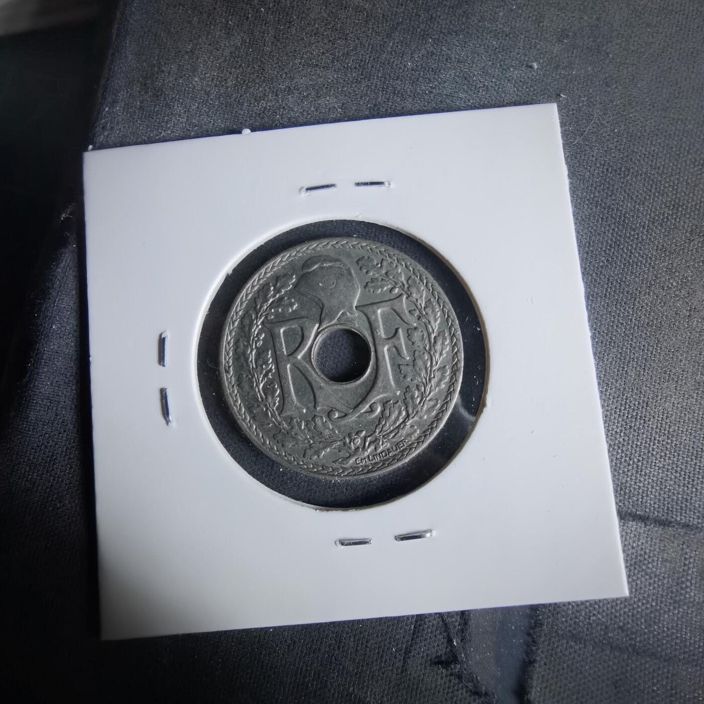 沼泽如烟--第1049场 法国1933年25分