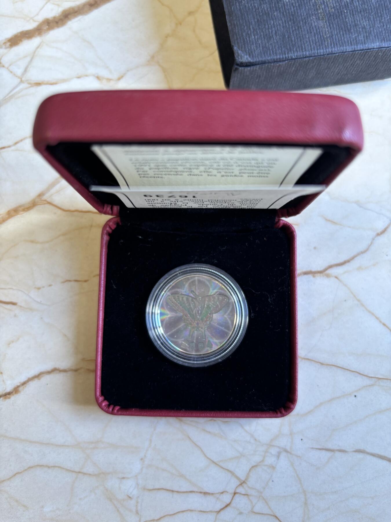 第197期拍卖 加拿大2004年美丽蝴蝶系列虎凤蝶全息幻彩纪念银币，925银，9.3克，发行20000枚