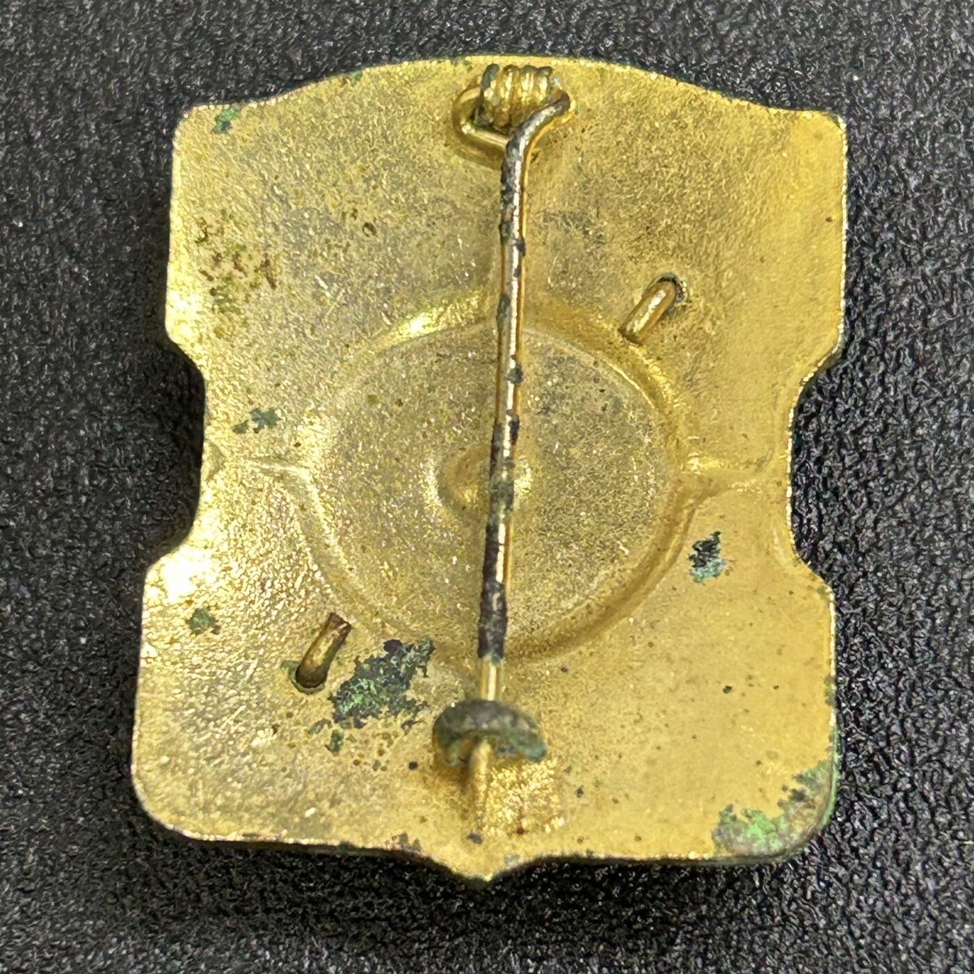 西秦中古拍卖第八十四期  泰国2004年印尼大海啸救援队证章 铜珐琅