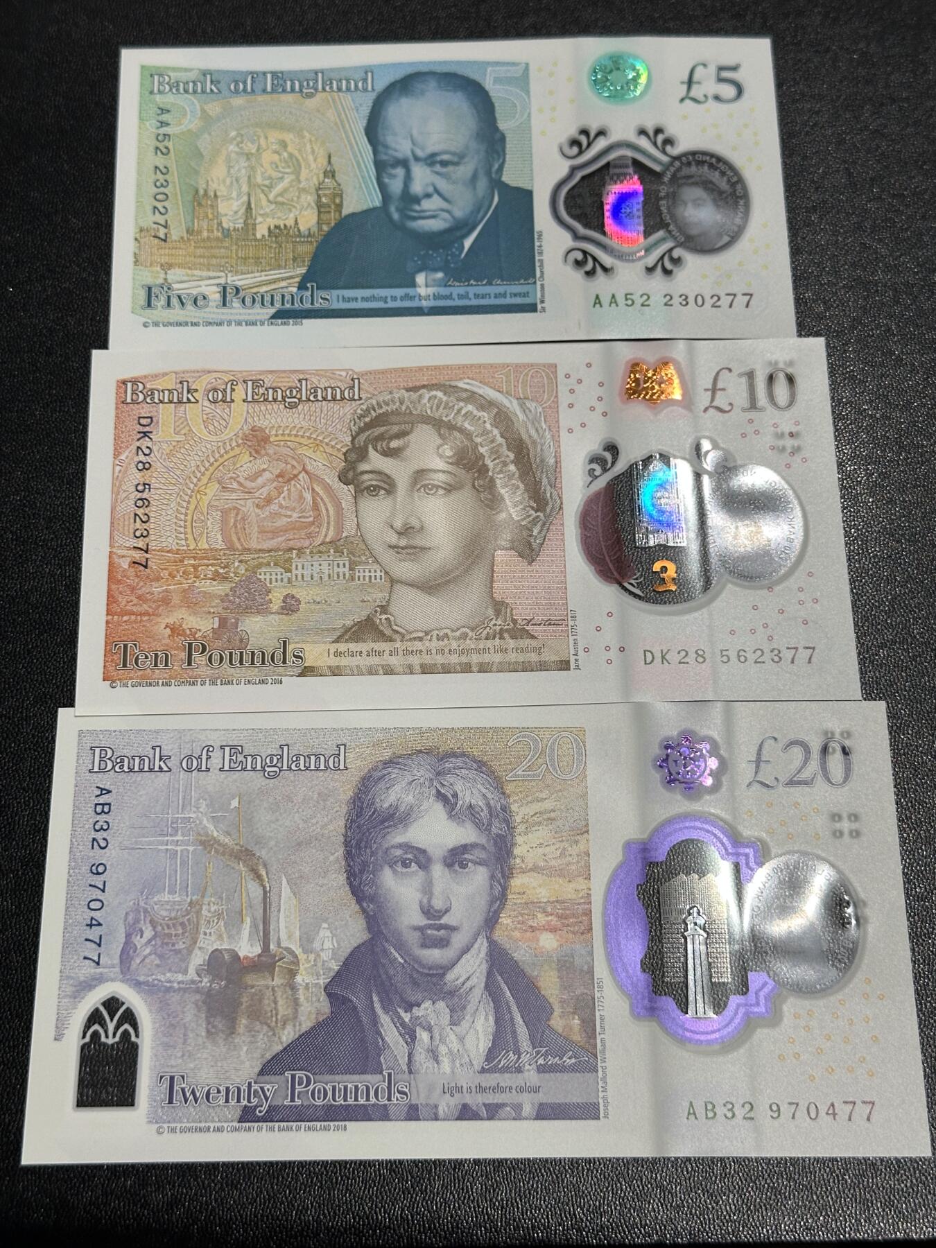 《外钞收藏家》第六百二十六期（精品场）（长期征集拍品、欢迎藏友们联系合作） 英国女王头像版本5/10/20英镑塑料钞（其中5镑AA字冠且尾号77相同）	UNC