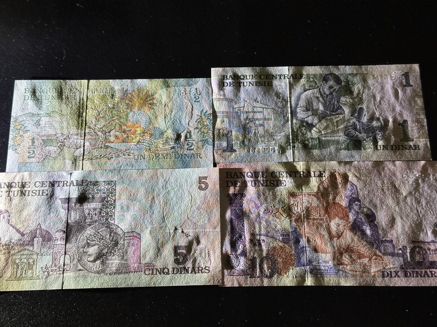 《外钞收藏家》第六百二十六期（精品场）（长期征集拍品、欢迎藏友们联系合作） 突尼斯1973年清版4张一套（0.5、1、5、10第纳尔，UNC得留存不多了）	UNC