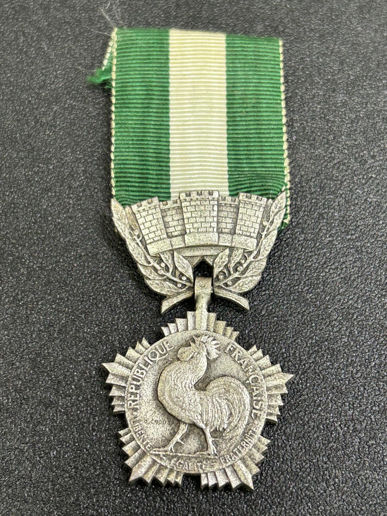 西秦中古拍卖第八十四期  法国地方嘉奖奖章 银制 有银标