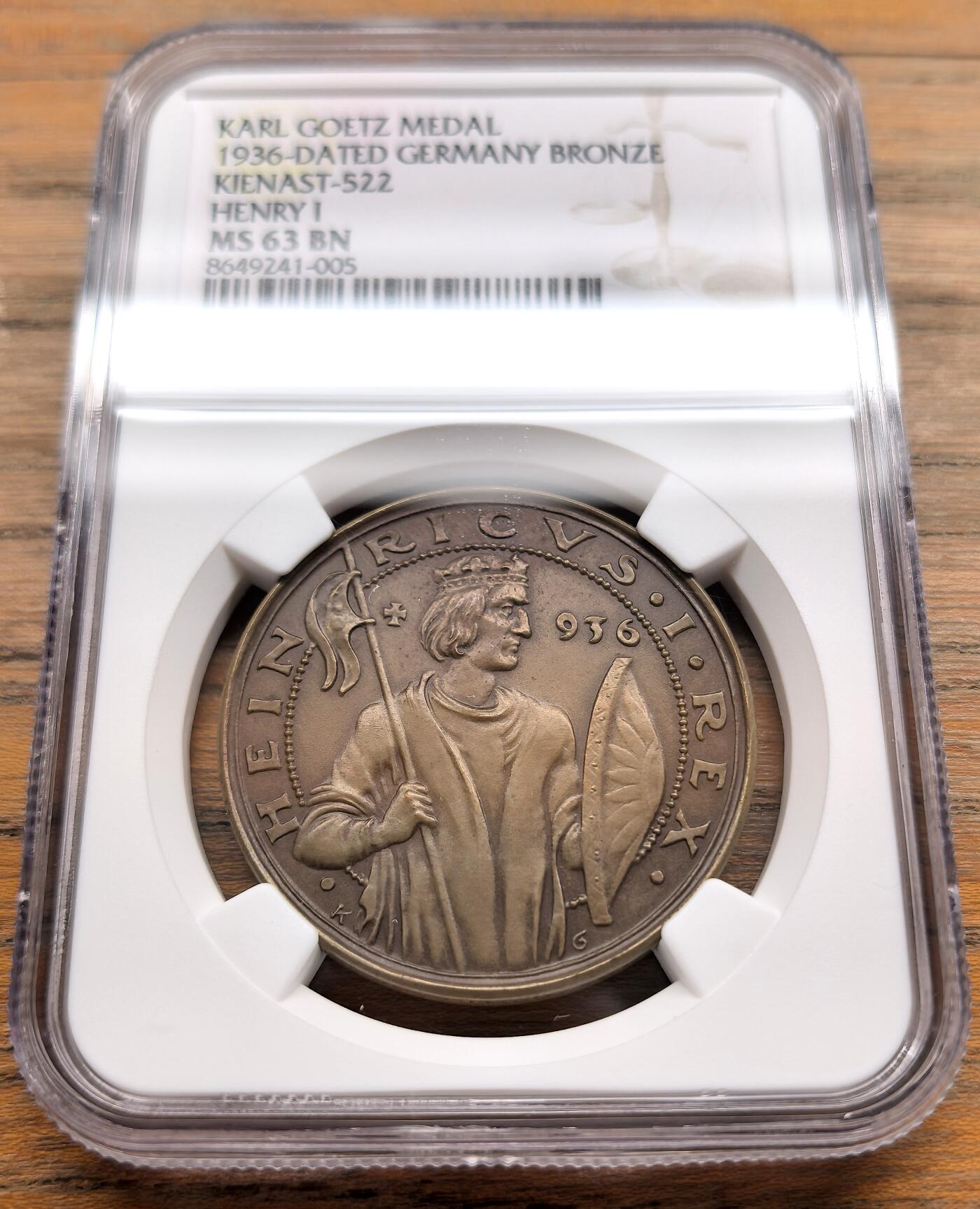 凡希社世界钱币微拍第三百二十二期 1936德国海因里希一世逝世千年纪念铜章NGC-MS63，卡尔哥茨作品，既是历史人物纪念章，更是二十世纪三十年代德意志民族主义思潮的集中体现。