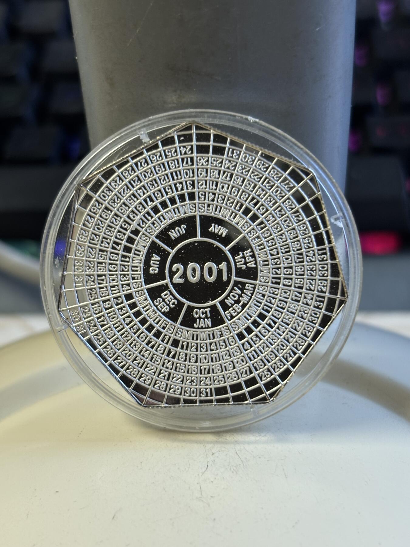 第197期拍卖 赞比亚2000年年历七边形精制纪念银币，999银，23克