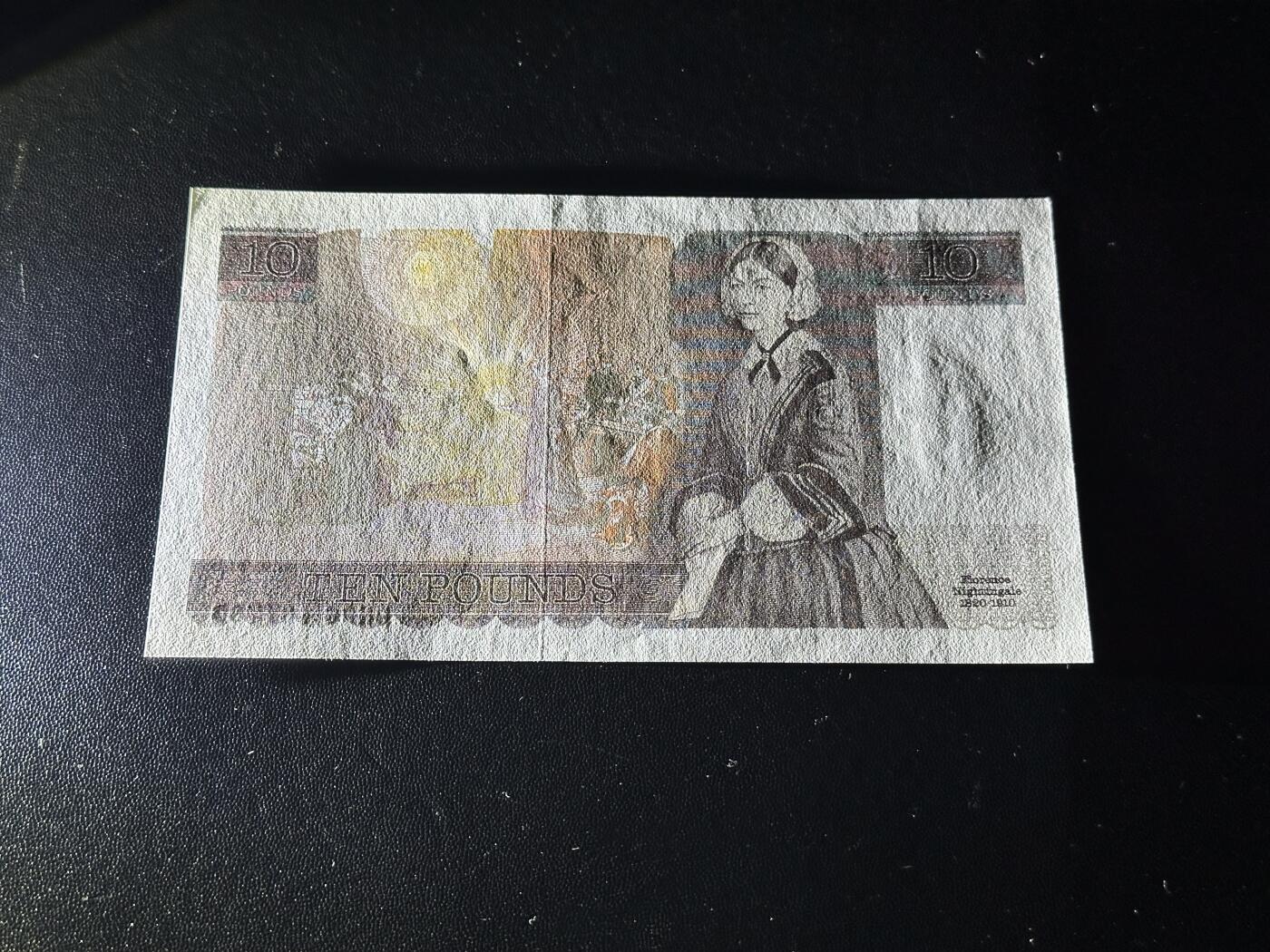 《外钞收藏家》第六百二十六期（精品场）（长期征集拍品、欢迎藏友们联系合作） 英国D序列10镑 全新 有个叫疑似轻微不绝