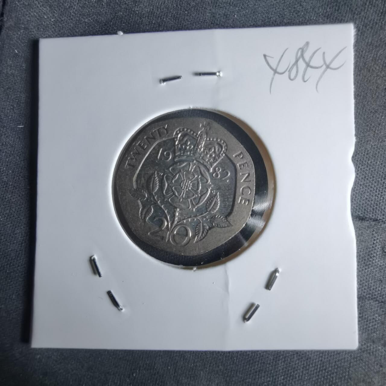 沼泽如烟--第1048场 英国1982年20便士