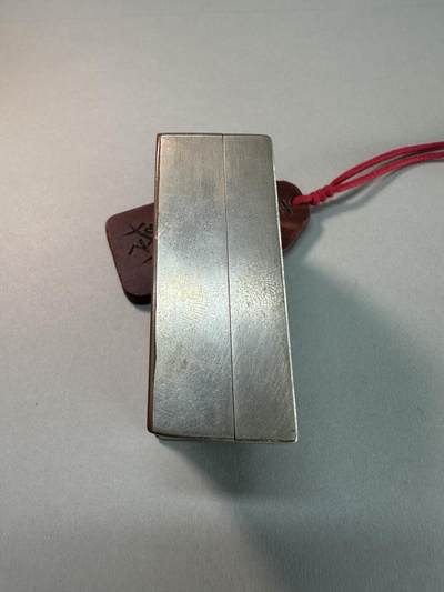 清-民国-建国｜老铜器专场.伍 民国老白铜瓦当形草虫芭蕉竹纹铜墨盒  