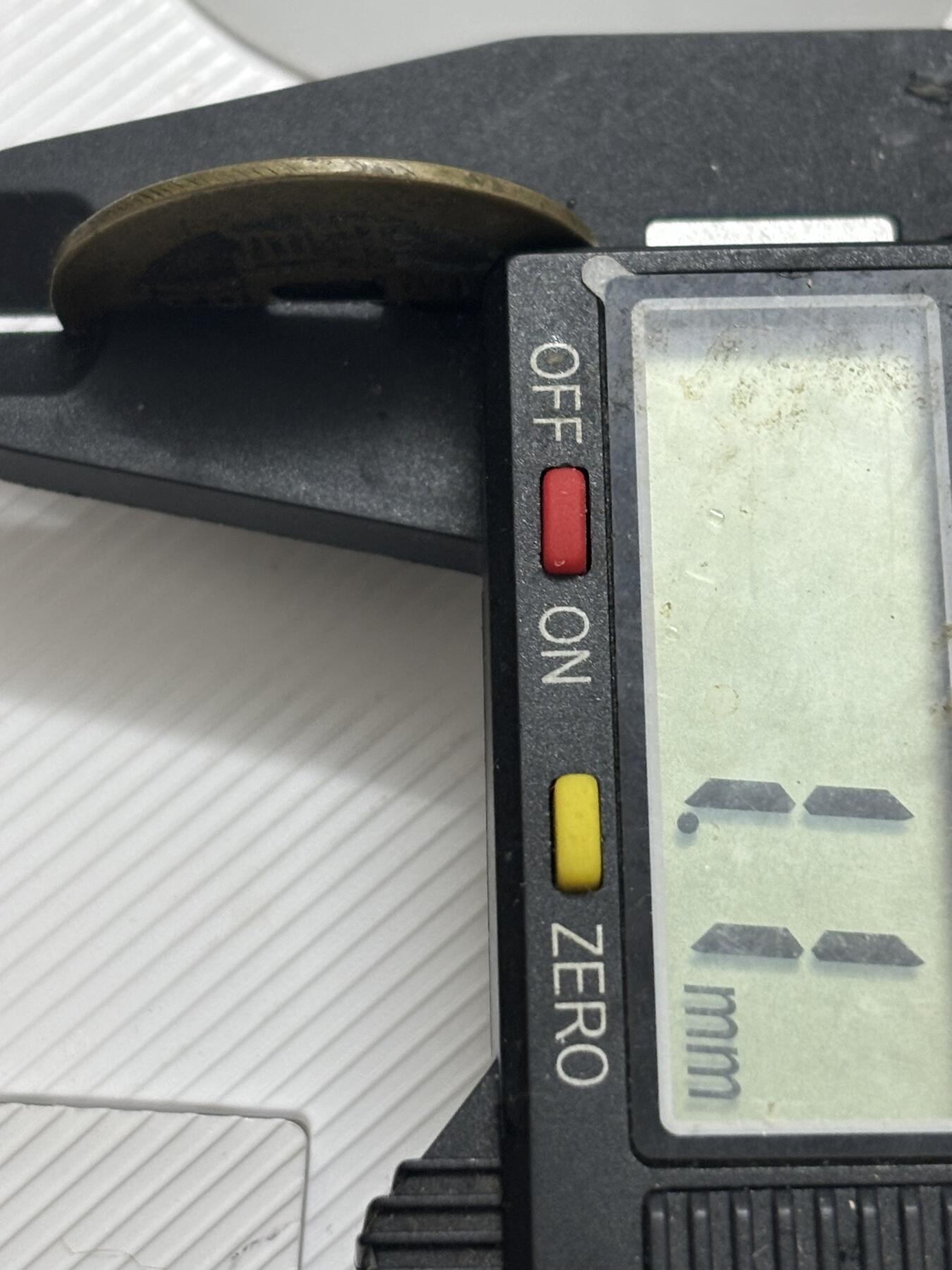 文馨钱币收藏第 299 场，长期接代拍业务 康熙通宝满汉福 中福 各方面细节看图，不包新老自行辨别