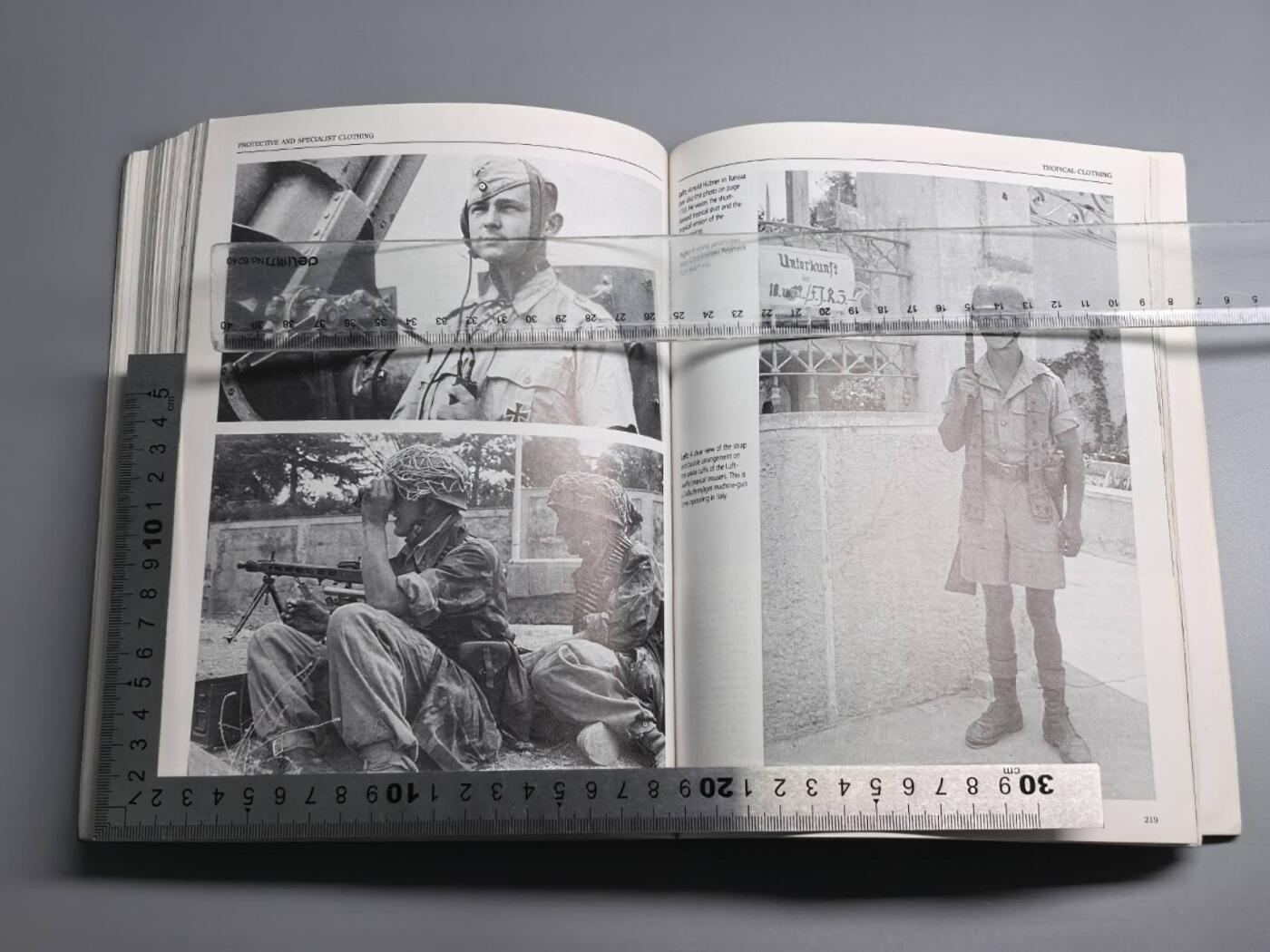 小驴勋章奖章收藏4月11日周六晚六点拍卖（珍爱和平，收藏战争，铭记历史，勿忘国耻，忠党爱国。有偿代拍，送拍规则在简介最后，参拍须阅读规则后再参拍，关系到运费包装发货时效真假辨别等关键信息，拍卖时不再发原图，看大图店主微信码在拍卖店铺介绍里）