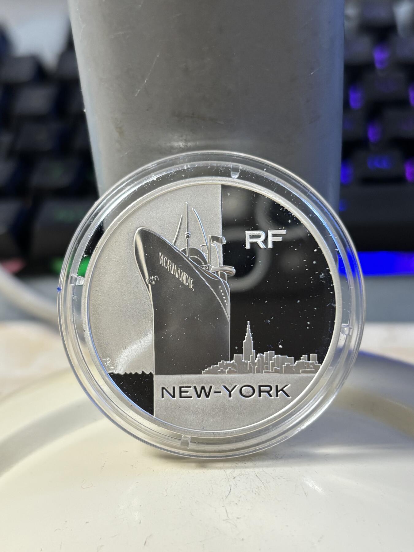 第197期拍卖 法国2003年环游世界系列精制银币套3枚套，22.2克*3，发行 15000套