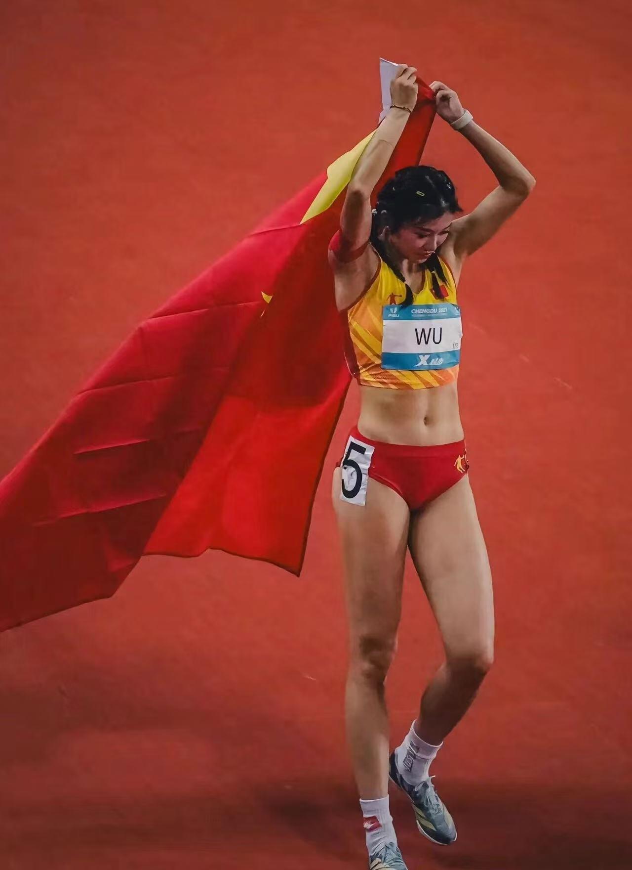 零元拍：吴艳妮亲笔签名第31届世界大学生夏季运动会吉祥物蓉宝游世界冰箱贴！ 