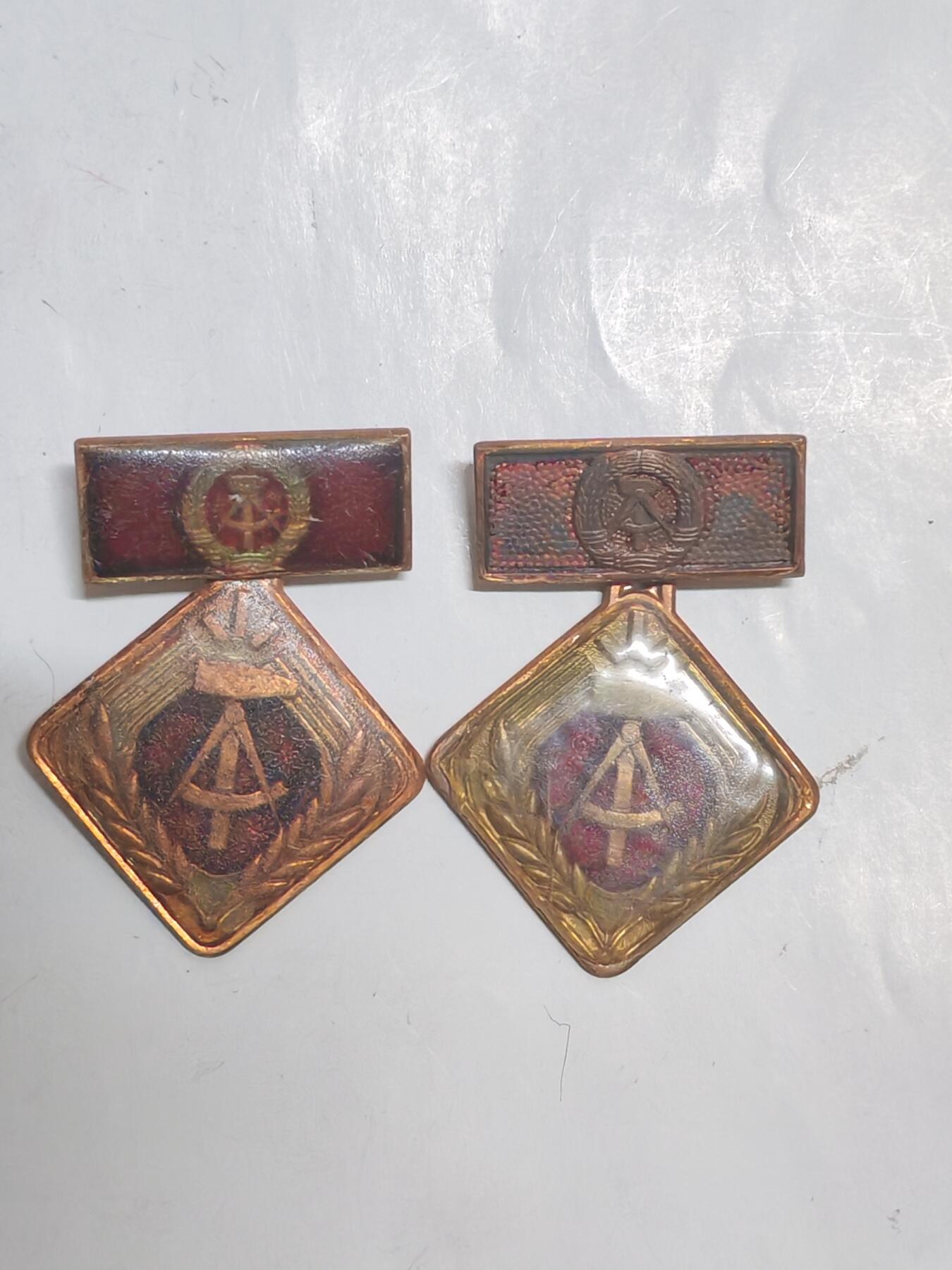 韵星假日军品类拍卖第53期  -- Rimey Holidays Militaria Auction 53 民主德国个人劳动荣誉奖章两枚