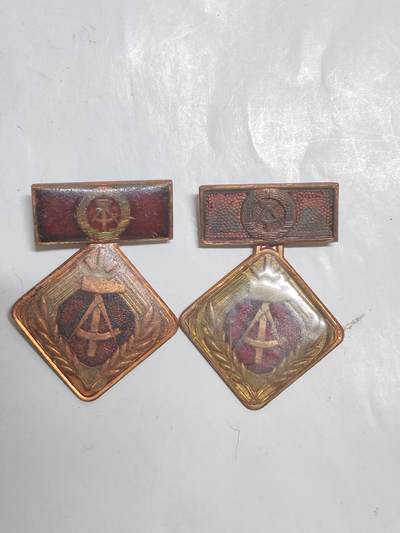 韵星假日军品类拍卖第53期  -- Rimey Holidays Militaria Auction 53 - 民主德国个人劳动荣誉奖章两枚