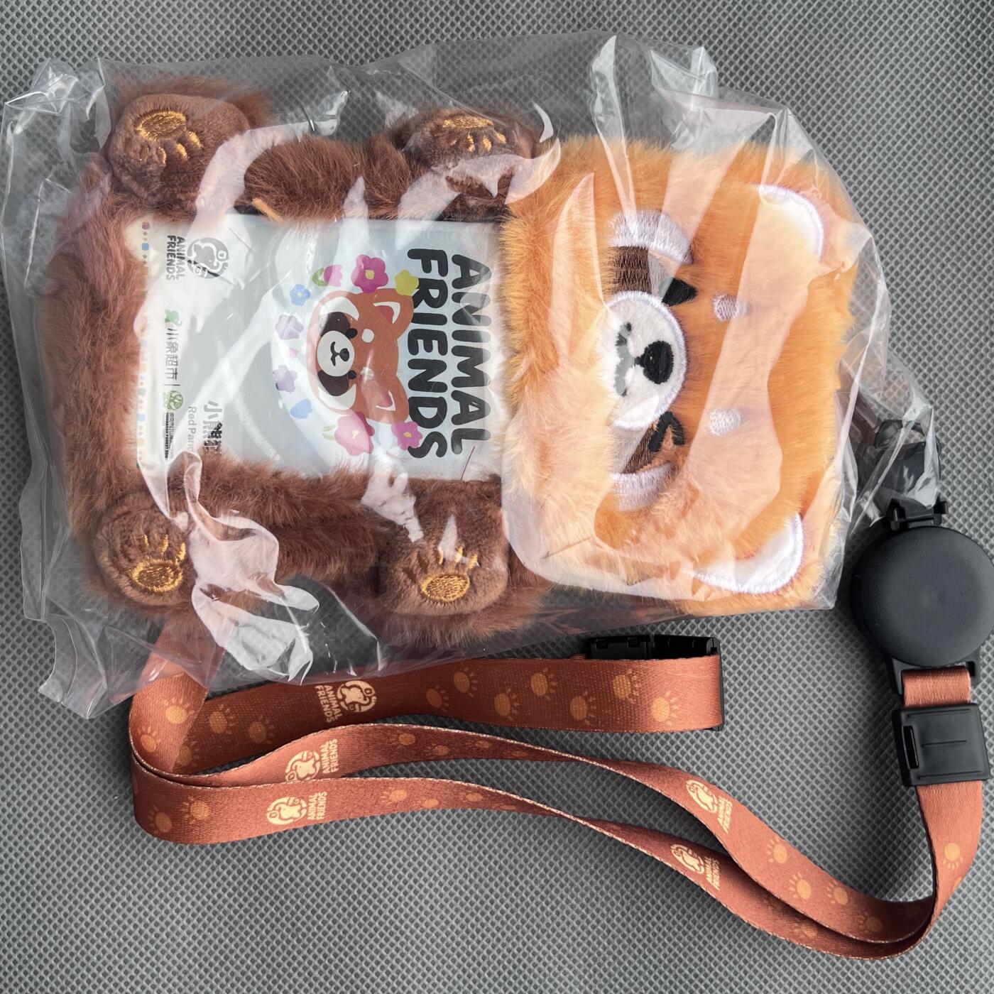 锦色铺子的潮玩第十一期 🌸🌸🌸无佣金🌸 🌸🌸   公益联名 毛绒卡套 小浣熊款 带绳