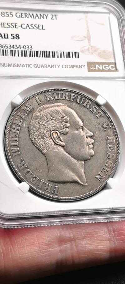 凡希社世界钱币微拍第三百二十二期 1855德国黑森-卡塞尔公国威廉一世2泰勒大银NGC-AU58，收官年版，铸造量30000枚，中度灰彩，高品难得。（视频参考）