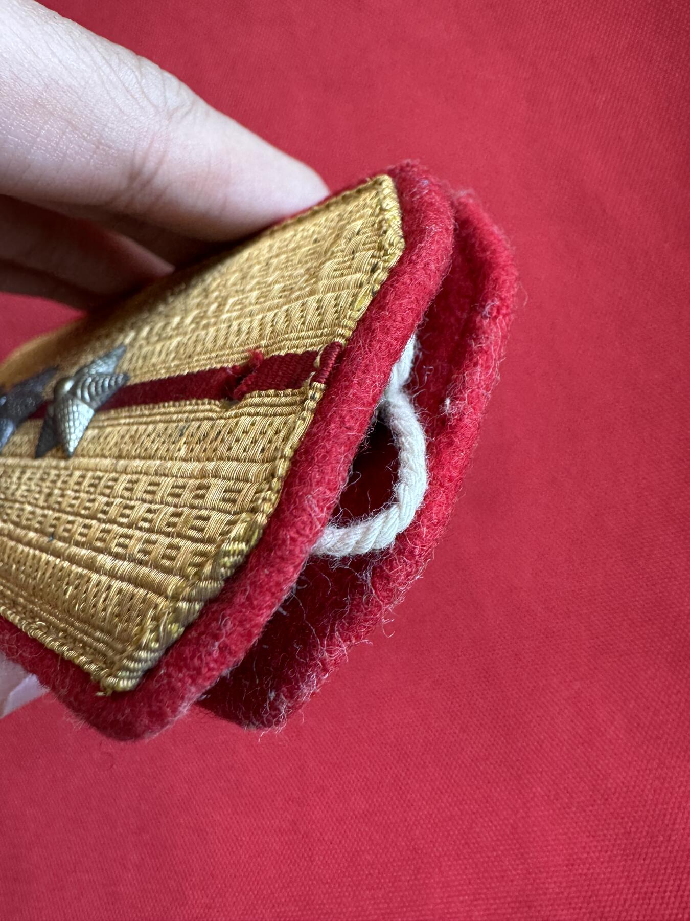 五哥徽章群   11号周六晚上八点4群联拍 肩章