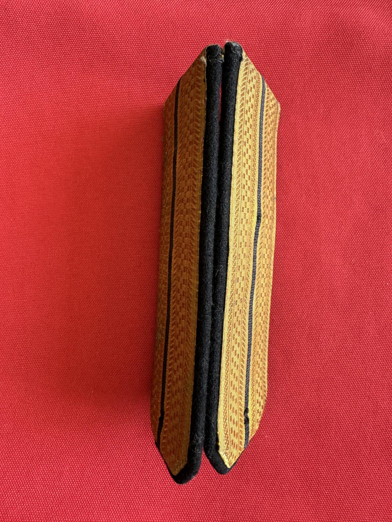 五哥徽章群   11号周六晚上八点4群联拍 肩章