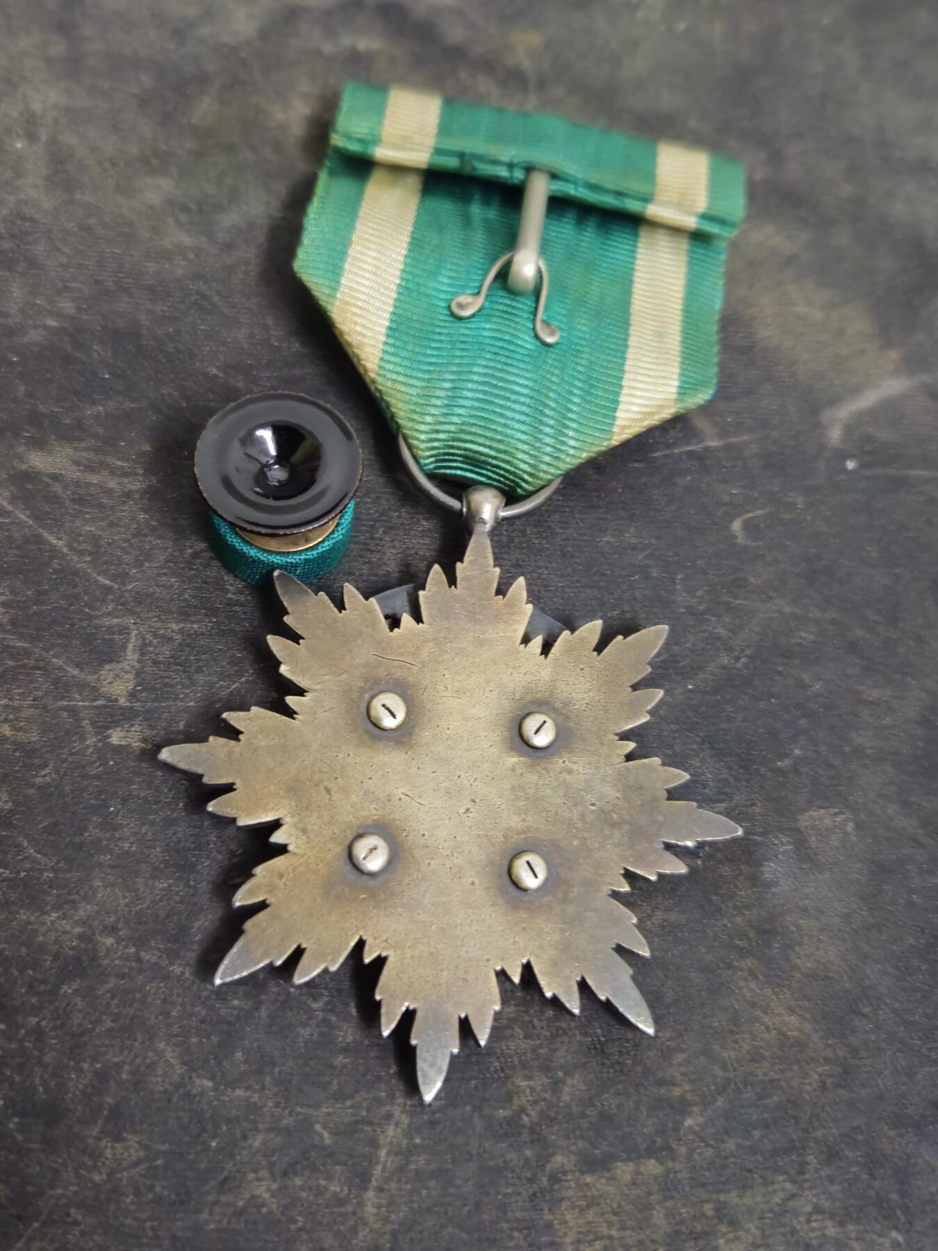 各国勋章奖章拍卖第53期，五一劳动节专场 日本功五级金鵄勋章，带盒略