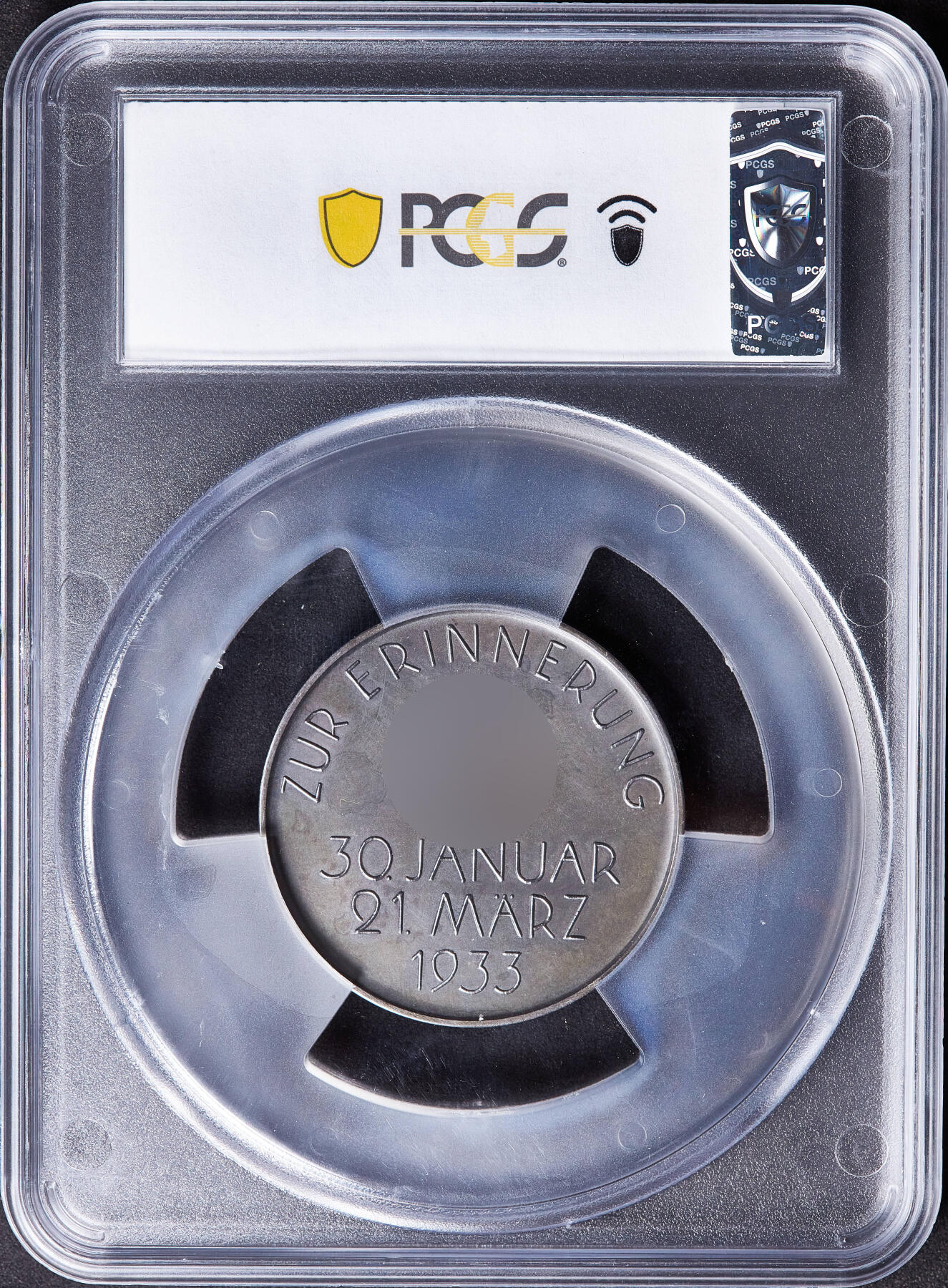【俄甄集藏】满园春色-2026年(051)04-22星期三 晚 19:30 全场包邮 德国第三帝国1933年纪念兴登堡与总理执政大银章，PCGS SP63，稀少品种，酱彩包浆，状态难得，直径：45mm，原图至官网查询或联系客服