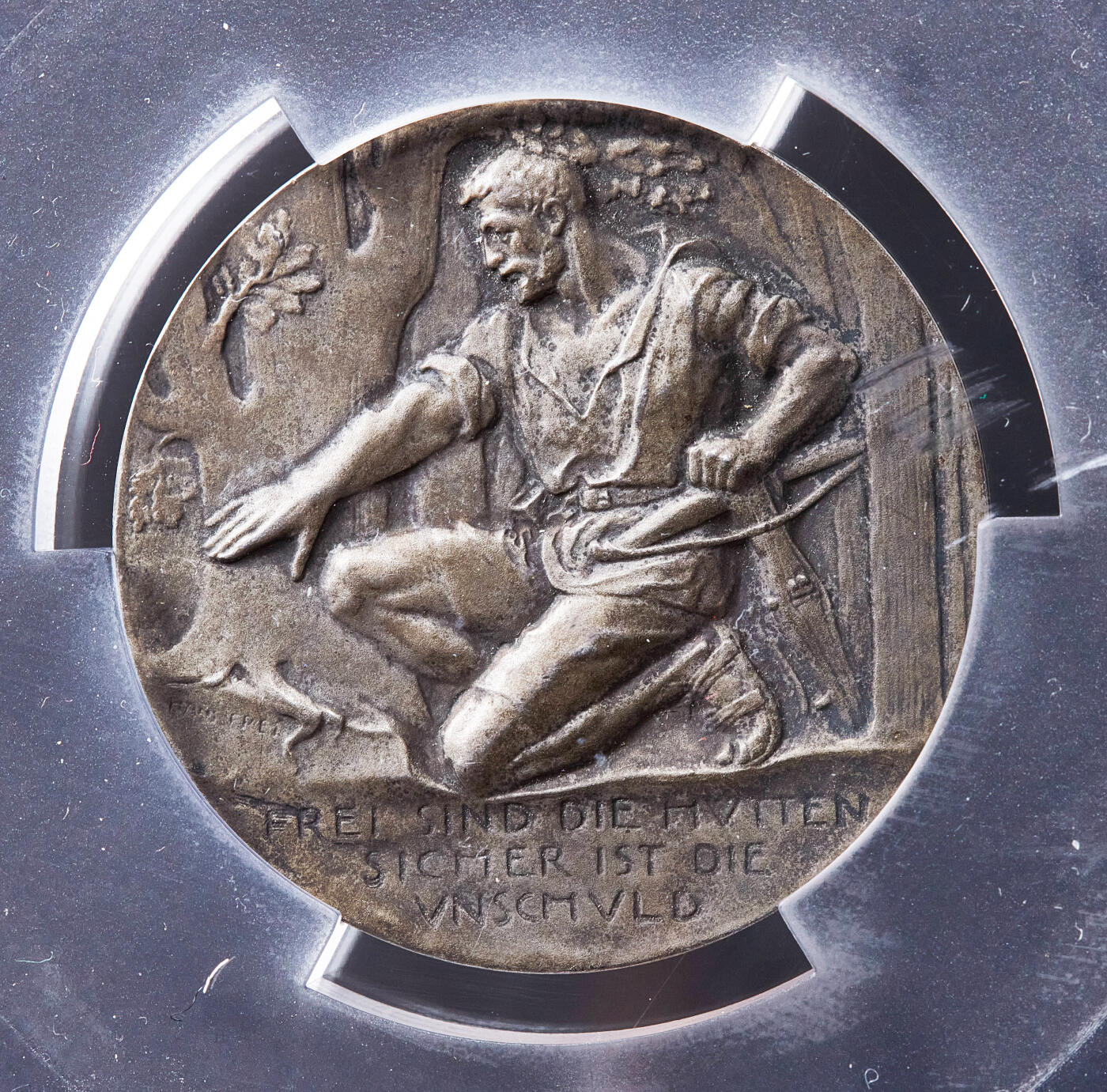 【俄甄集藏】满园春色-2026年(051)04-22星期三 晚 19:30 全场包邮 瑞士1902年纪念施维茨-屈斯纳赫特射击节大银章，PCGS SP63，黄油彩包浆，高浮雕，经典品种，直径：45mm