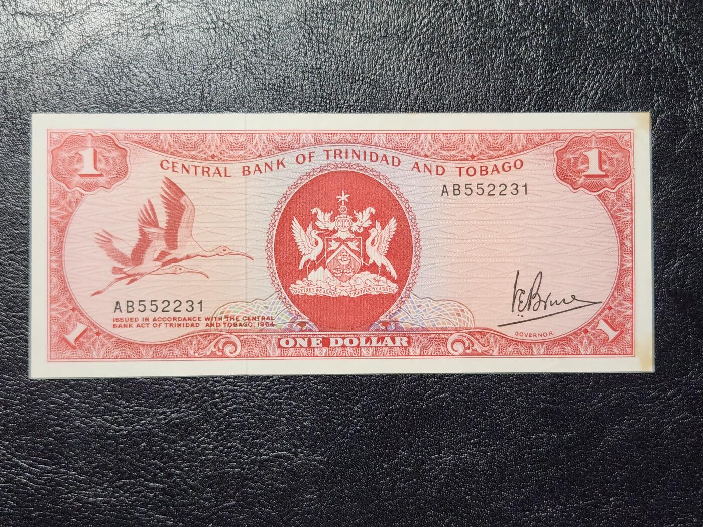 4月11号晚上8点 中外纸币自动截拍第55场 特立尼达和多巴哥1元纸币 1964-77年独立首版首签 新品有黄斑