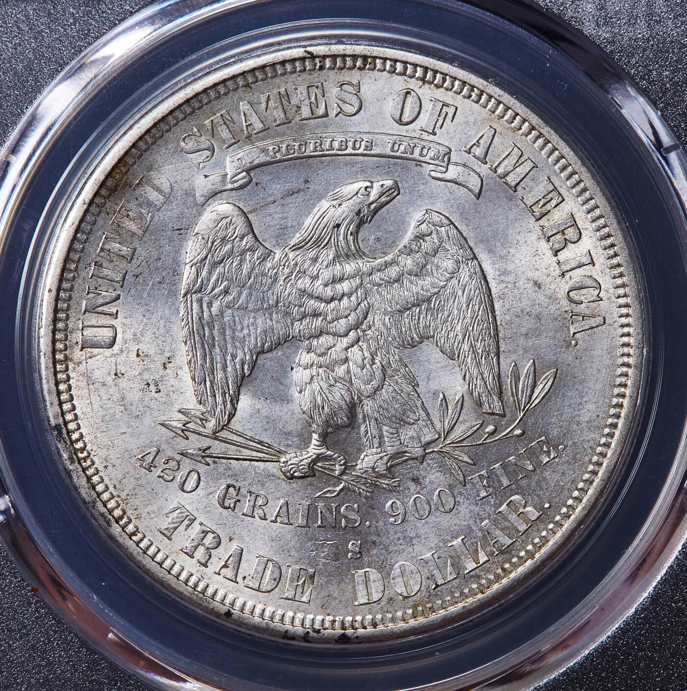 【俄甄集藏】满园春色-2026年(051)04-22星期三 晚 19:30 全场包邮 美国1875年S版拿花1美元大银币，PCGS UNCD，转光品相，名誉品种