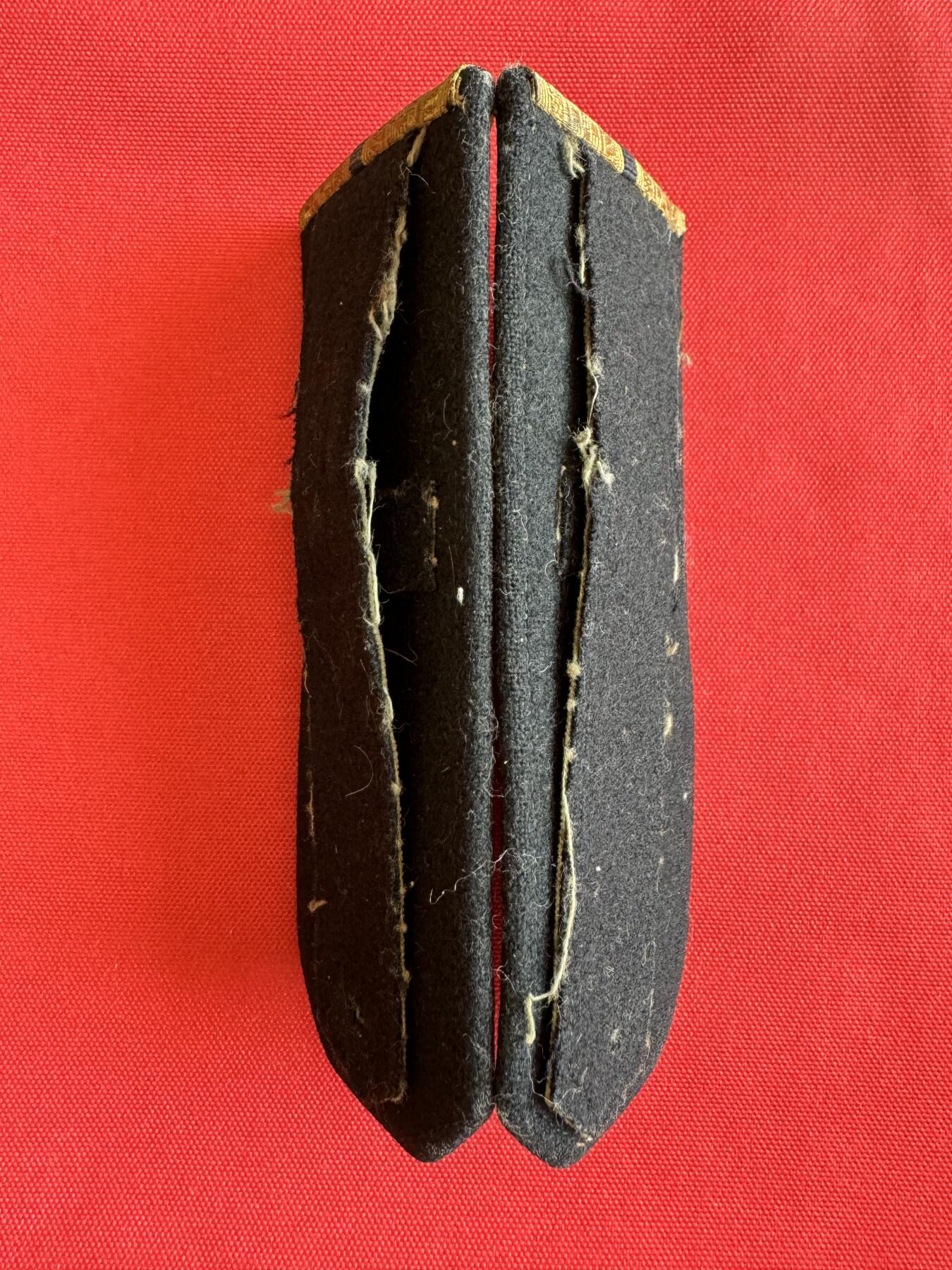 五哥徽章群   11号周六晚上八点4群联拍 肩章