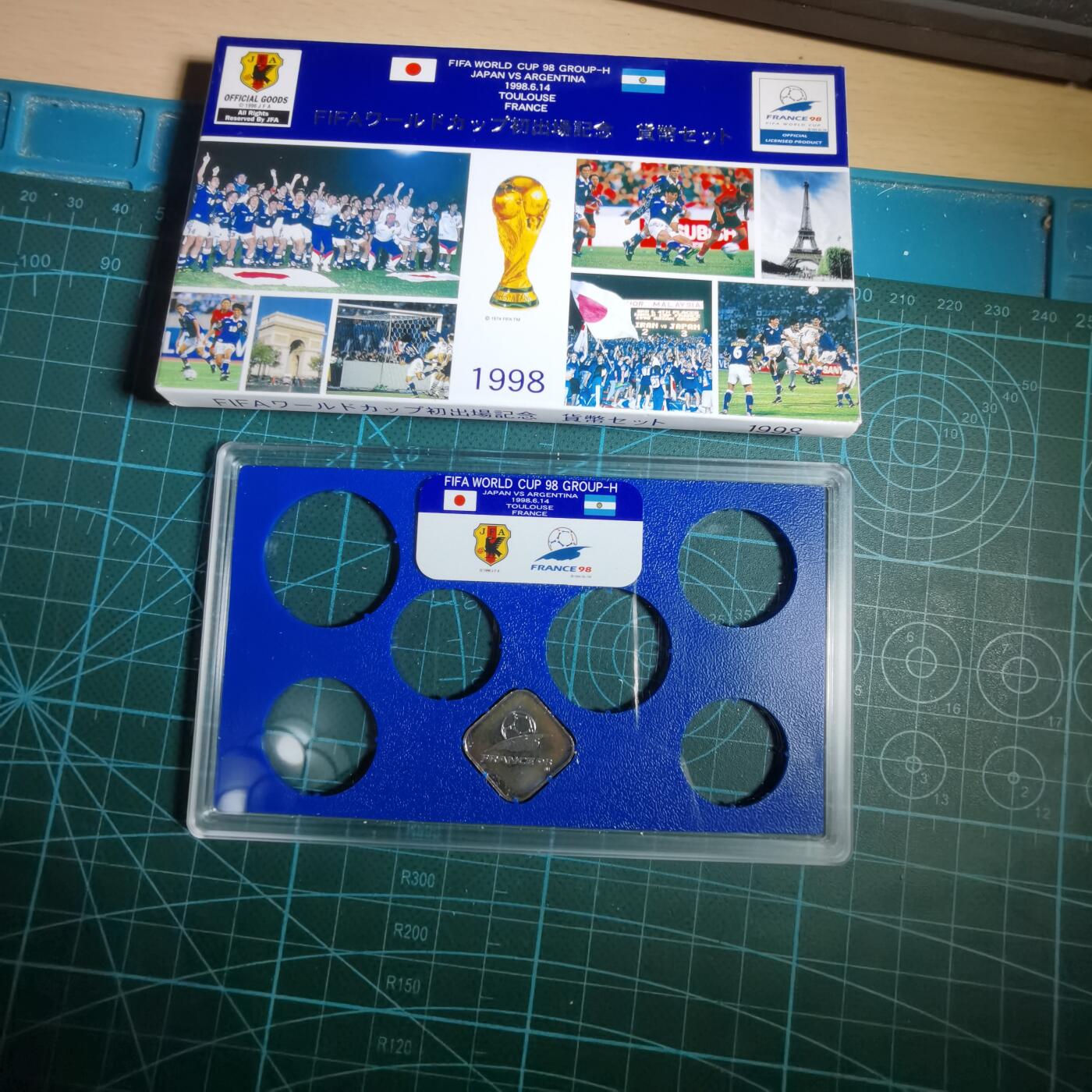 沼泽如烟--第1050场 1998年世界杯纪念章 4.3克纯银章带原盒