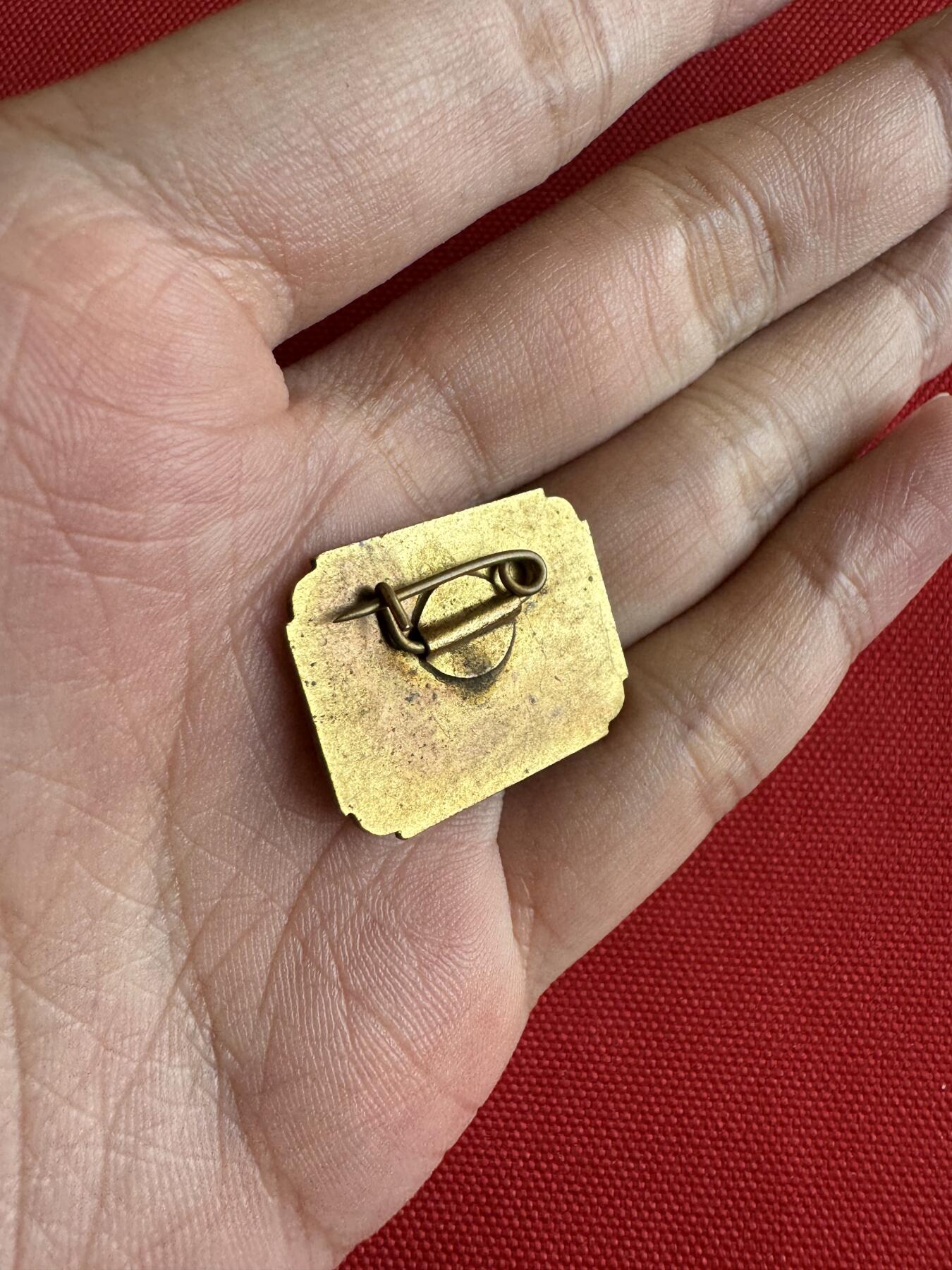 五哥徽章群   11号周六晚上八点4群联拍 国庆