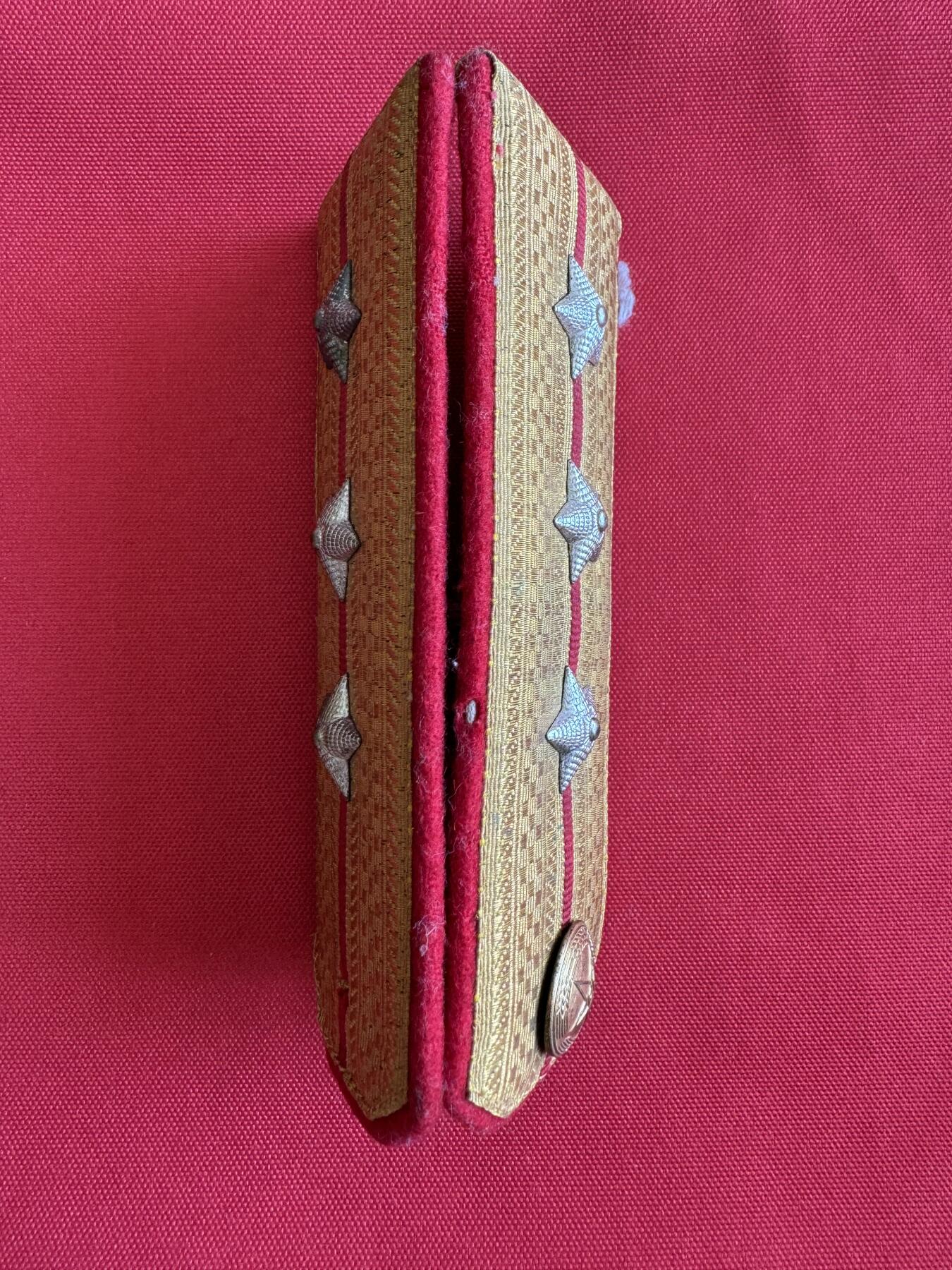 五哥徽章群   11号周六晚上八点4群联拍 肩章