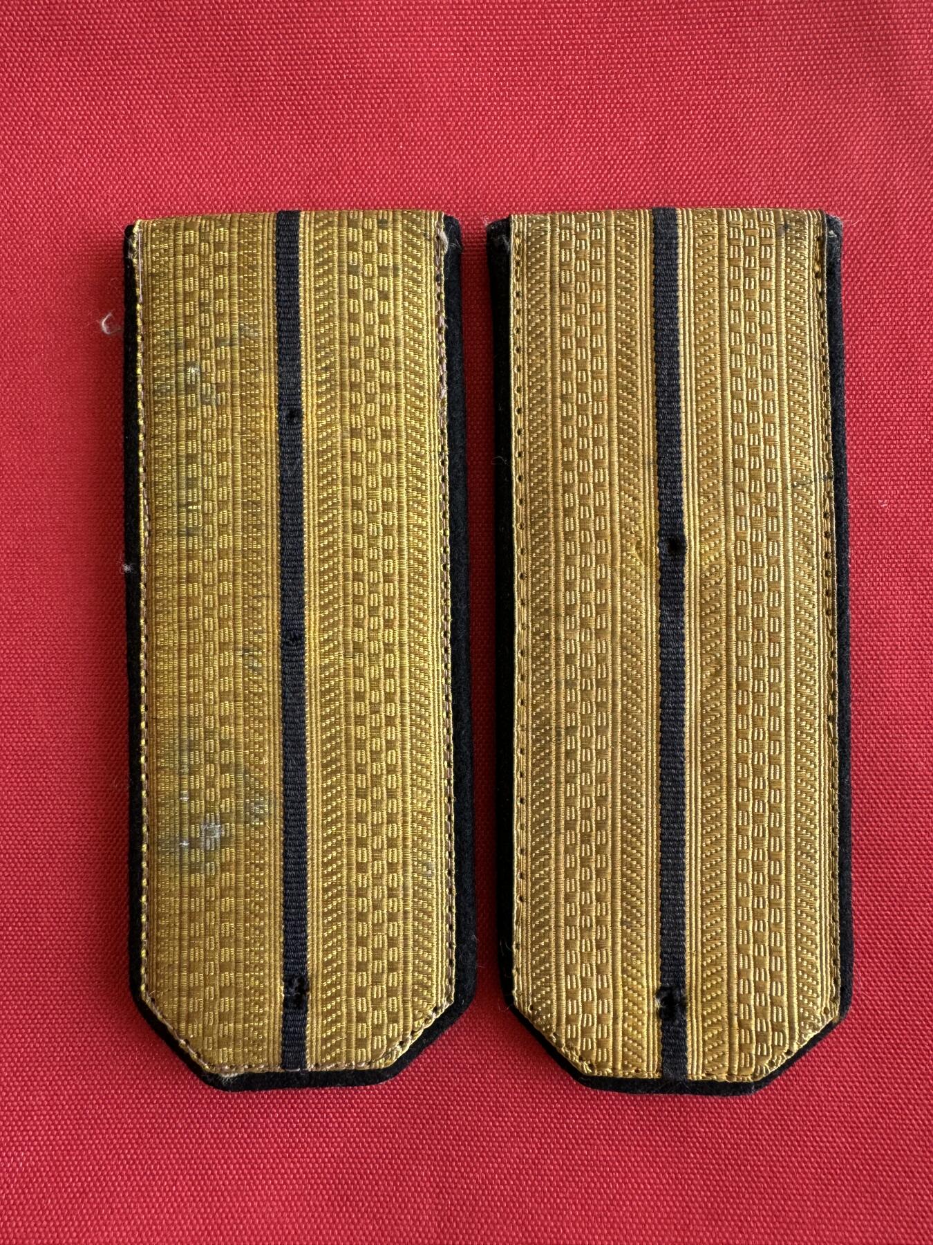 五哥徽章群   11号周六晚上八点4群联拍 肩章