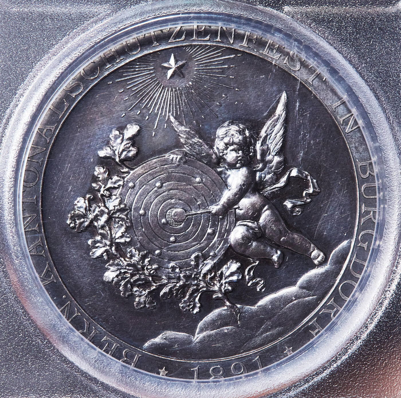 【俄甄集藏】满园春色-2026年(051)04-22星期三 晚 19:30 全场包邮 瑞士1891年纪念伯尔尼-布格多夫射击节大银章，PCGS SP63，酱彩包浆，高浮雕，天使丘比特，冠军分，经典品种