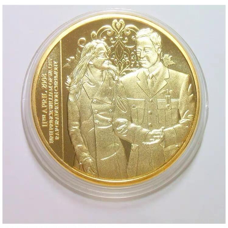 英国2008年 威廉王子凯特王妃高浮雕精制大镀金章 40MM
