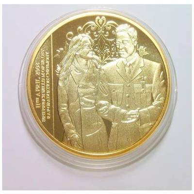 英国2008年 威廉王子凯特王妃高浮雕精制大镀金章 40MM - 英国2008年 威廉王子凯特王妃高浮雕精制大镀金章 40MM