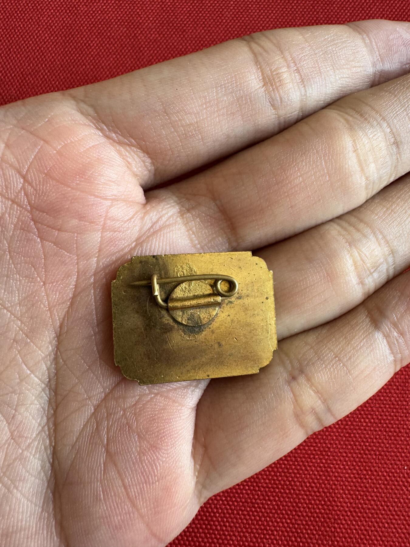 五哥徽章群   11号周六晚上八点4群联拍 国庆