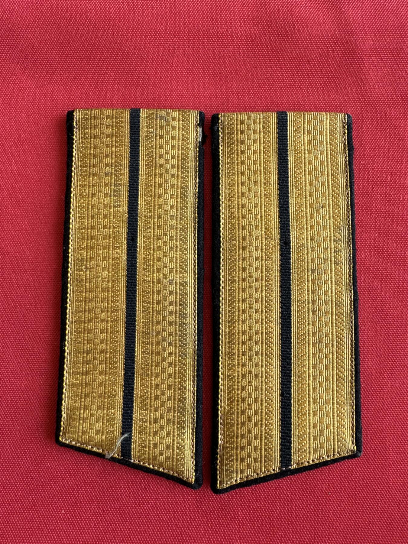 五哥徽章群   11号周六晚上八点4群联拍 肩章