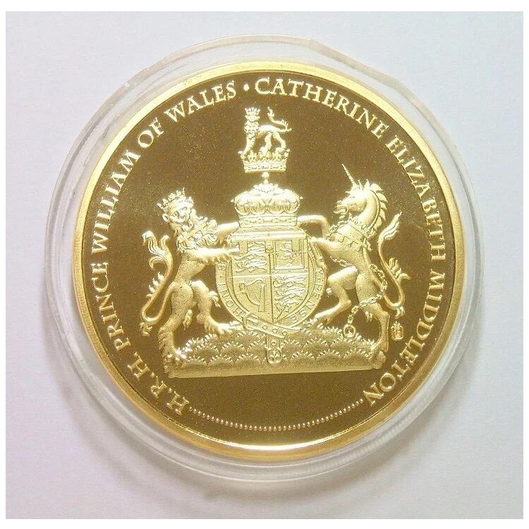 英国2008年 威廉王子凯特王妃高浮雕精制大镀金章 40MM
