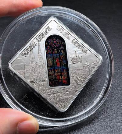 凡希社世界钱币微拍第三百二十二期 - 2012帕劳神圣艺术系列-维也纳感恩教堂10Dol菱形仿古银币，全品附证书。