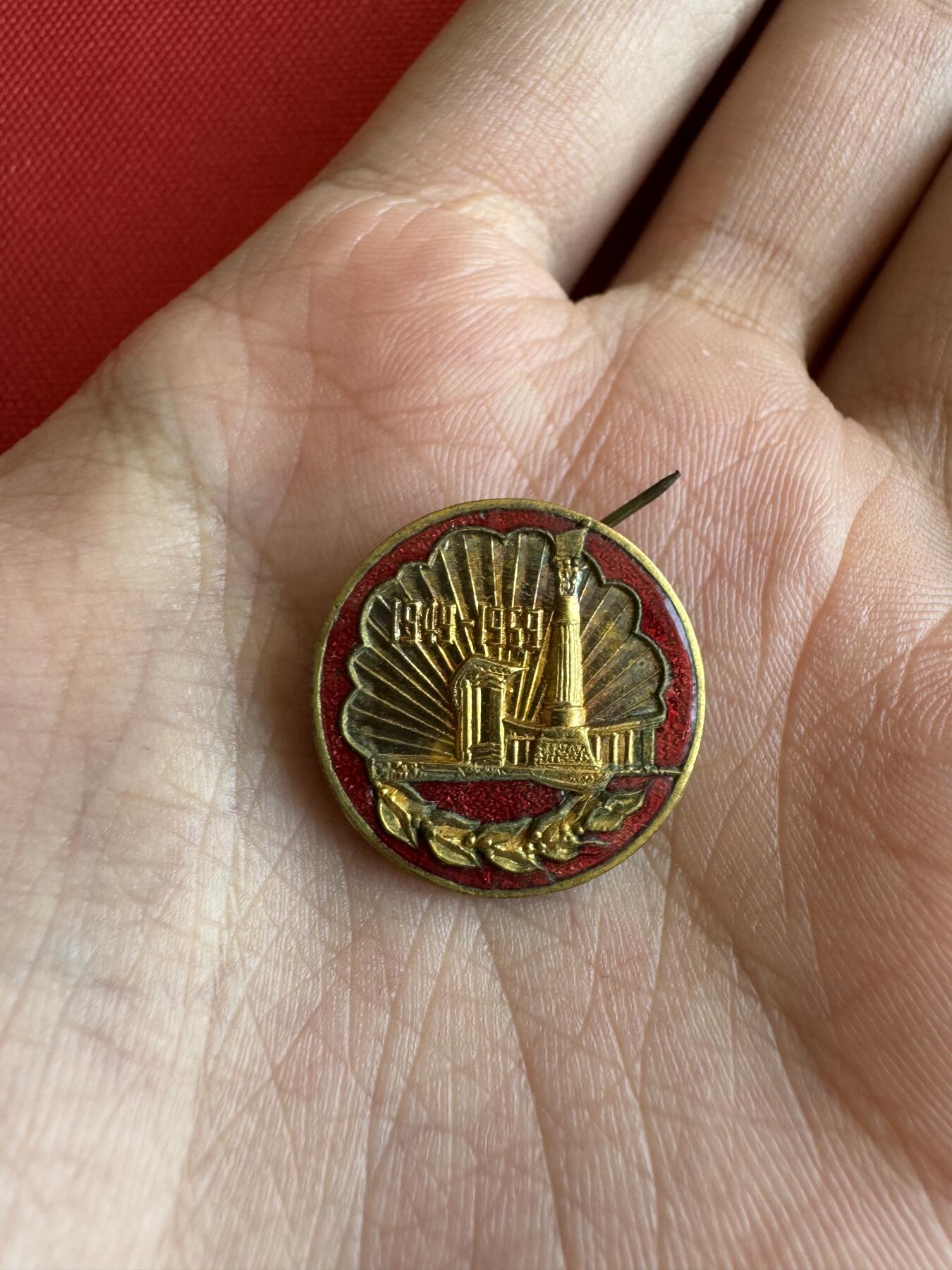 五哥徽章群   11号周六晚上八点4群联拍 国庆