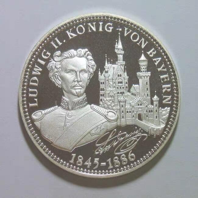 【银】德国巴伐利亚路易维希二世+短翅鹰 高浮雕精制银章 33MM 15克