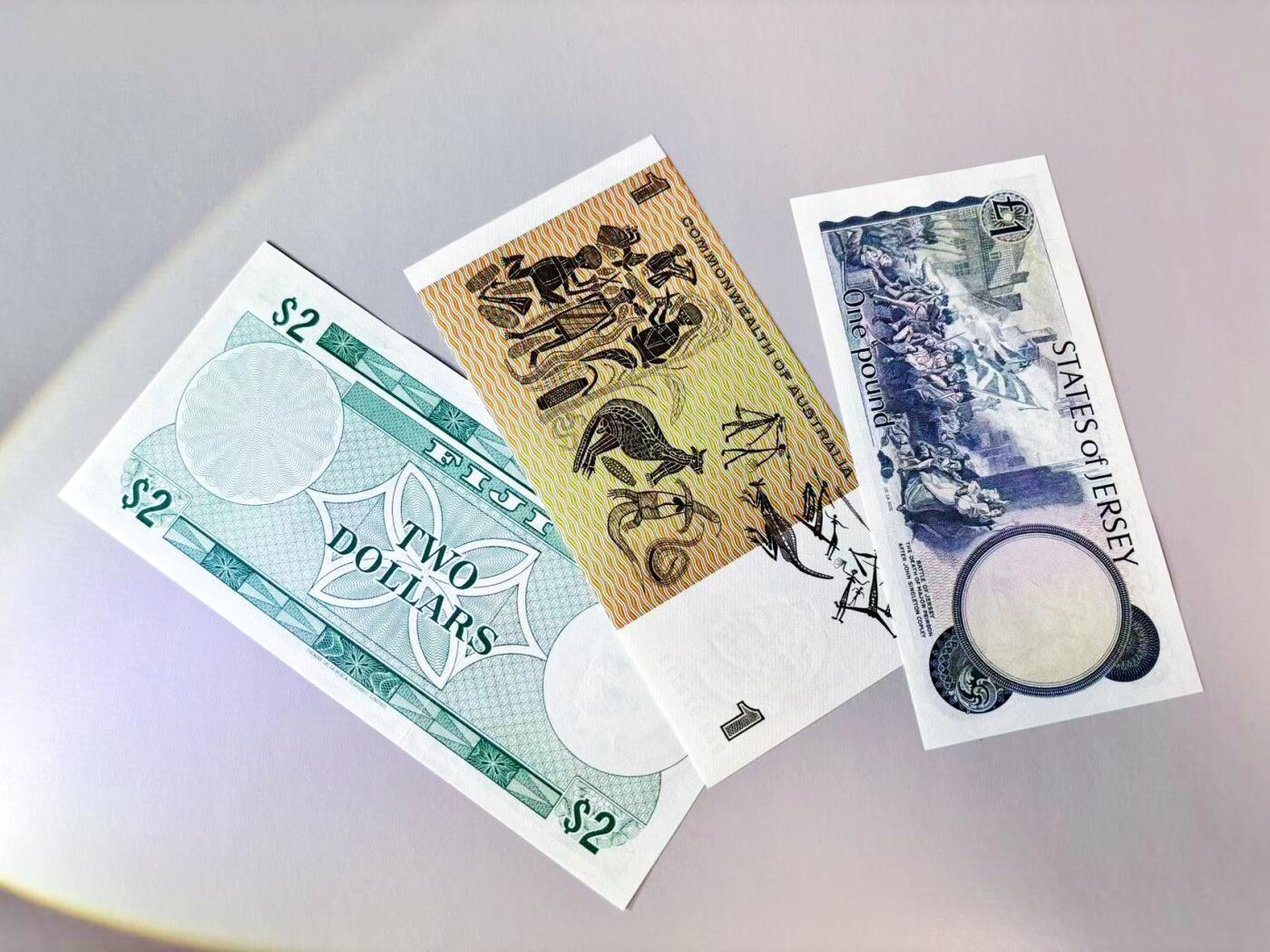 【Blue Auction】世界纸币精拍第808期——18级TOP拍卖/信誉/品质/专业/高效💫 【一组3张女王纸币 含无47】澳大利亚1元、斐济2元 全新UNC&泽西 高冠 1镑 UNC-