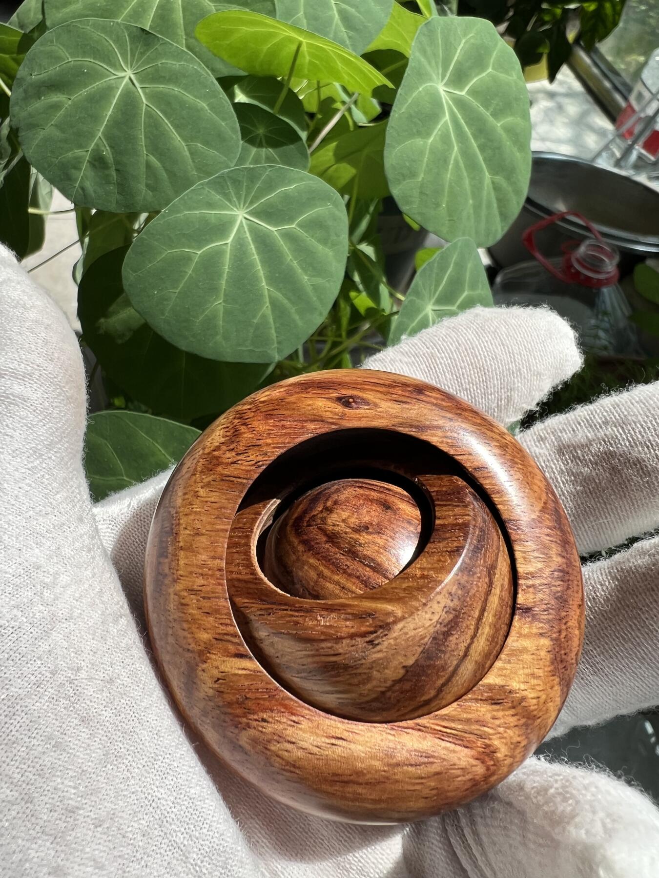 零元拍：精工海南黄花梨鬼工转运珠，一块料做出：58/22MM，内珠：28.5MM