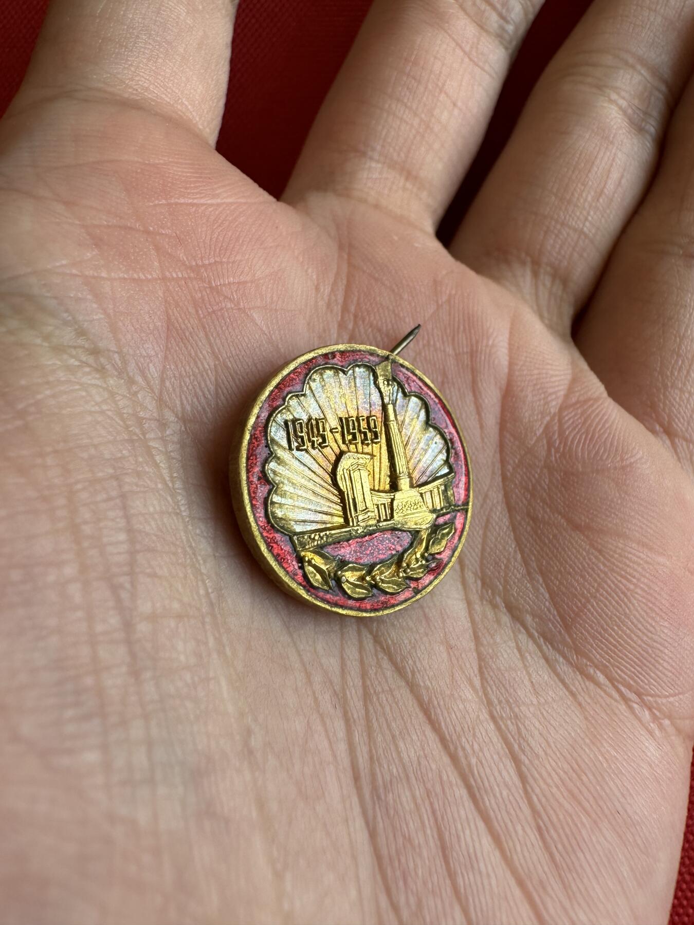 五哥徽章群   11号周六晚上八点4群联拍 国庆