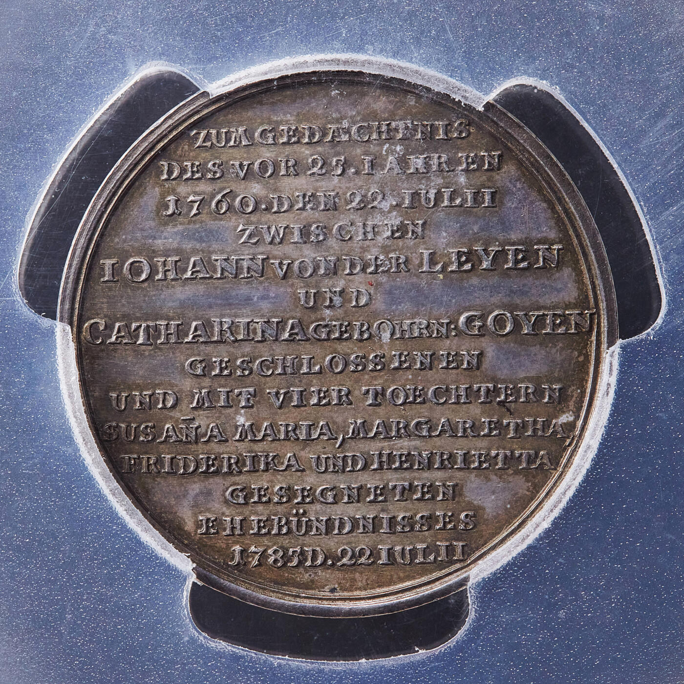 【俄甄集藏】满园春色-2026年(051)04-22星期三 晚 19:30 全场包邮 神圣罗马帝国-德国纽伦堡1785年纪念冯·德·莱恩家族银婚纪念大银章，PGCS SP62，黄油酱彩老包浆，设计精美，4杜卡特币型，唯一评级记录，稀有品种，直径：45mm