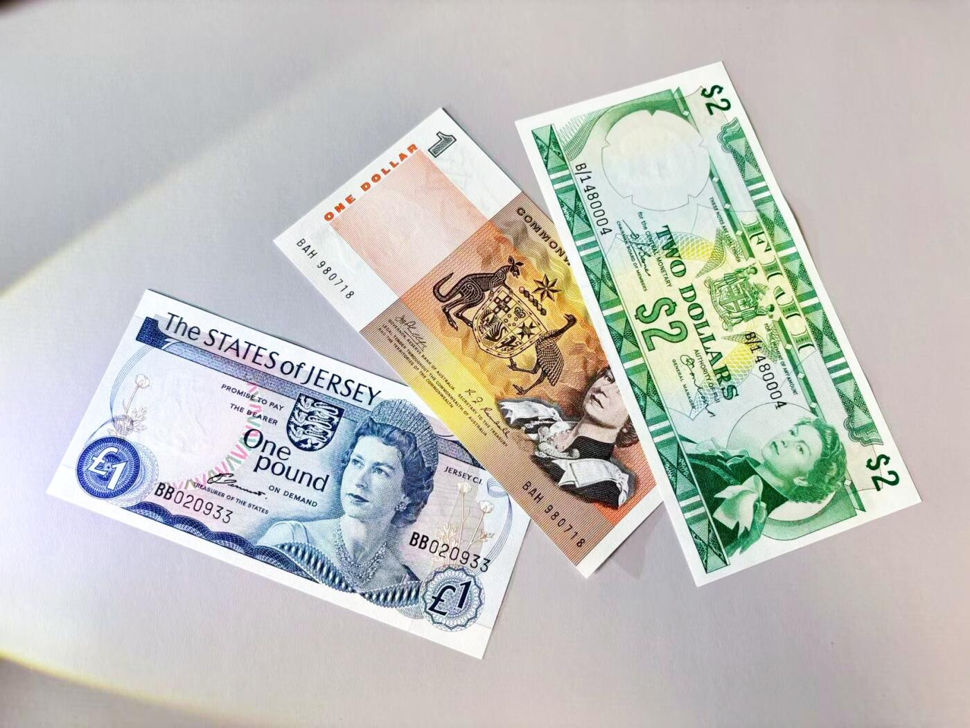 【Blue Auction】世界纸币精拍第808期——18级TOP拍卖/信誉/品质/专业/高效💫 【一组3张女王纸币 含无47】澳大利亚1元、斐济2元 全新UNC&泽西 高冠 1镑 UNC-