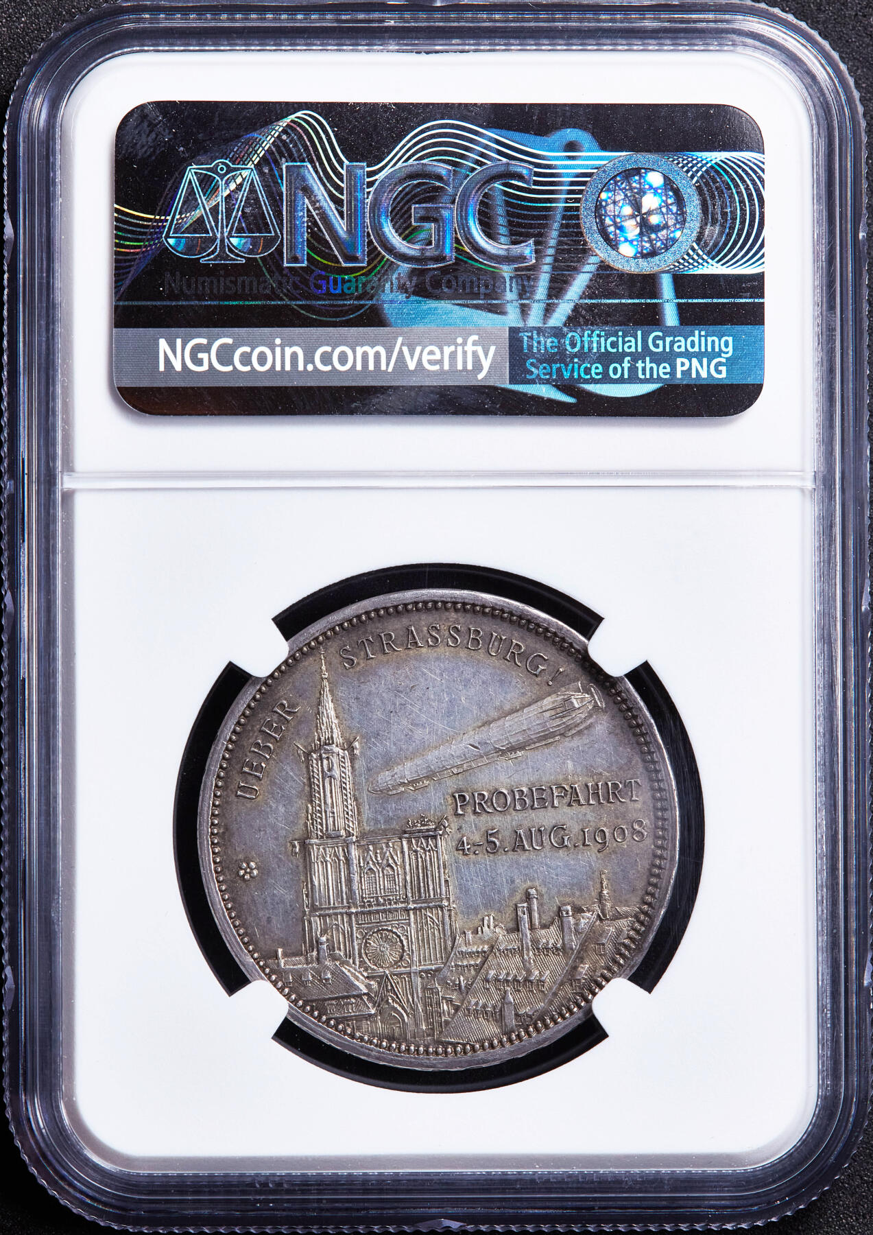 【俄甄集藏】满园春色-2026年(051)04-22星期三 晚 19:30 全场包邮 德国1908年费迪南·冯·齐柏林伯爵头像纪念LZ4飞艇斯特拉斯堡试航银章，NGC MS62，酱彩包浆，类精制底板，少见