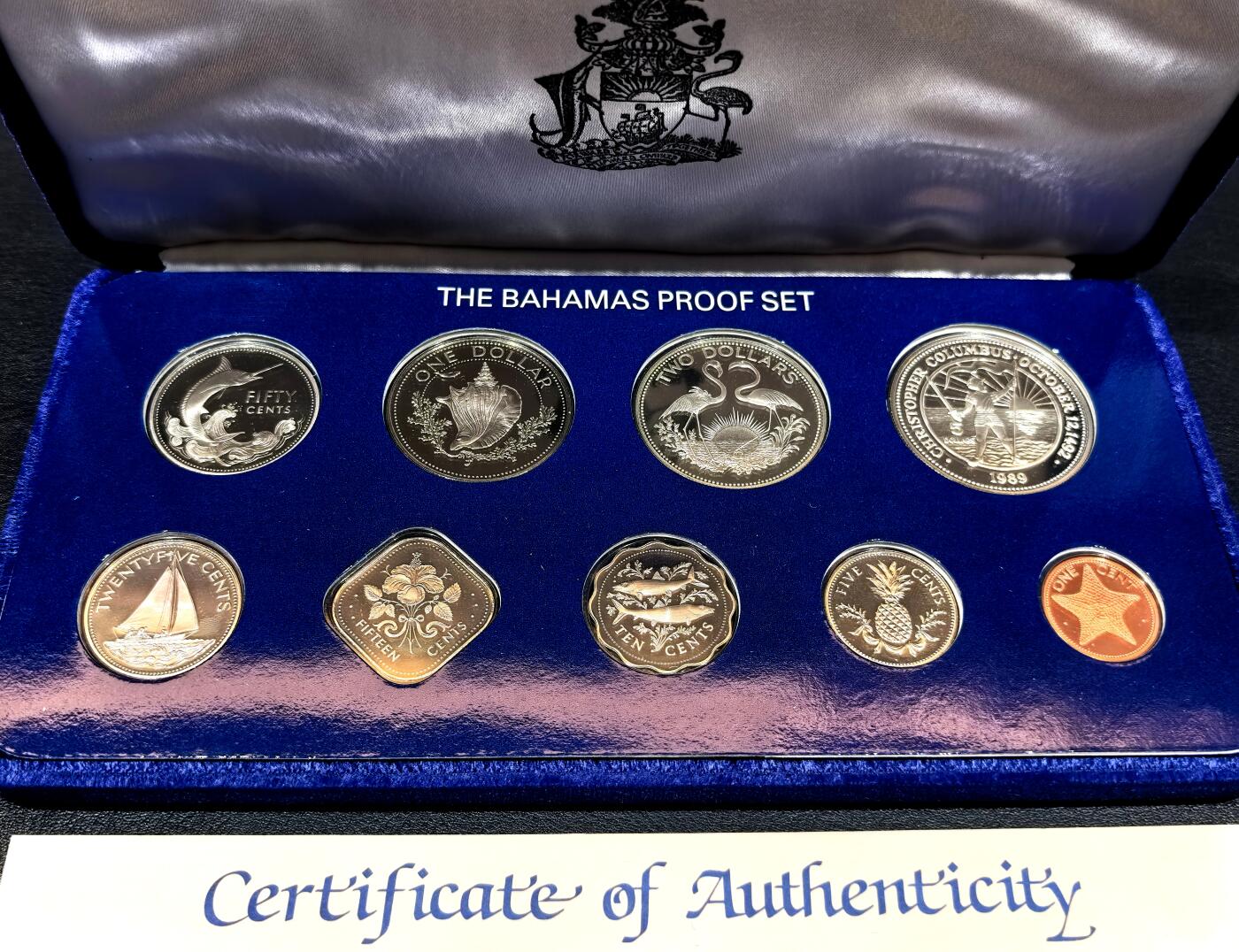凡希社世界钱币微拍第三百二十二期 1989巴哈马哥伦布发现美洲纪念PS九枚套，原厂封装盒证全品！