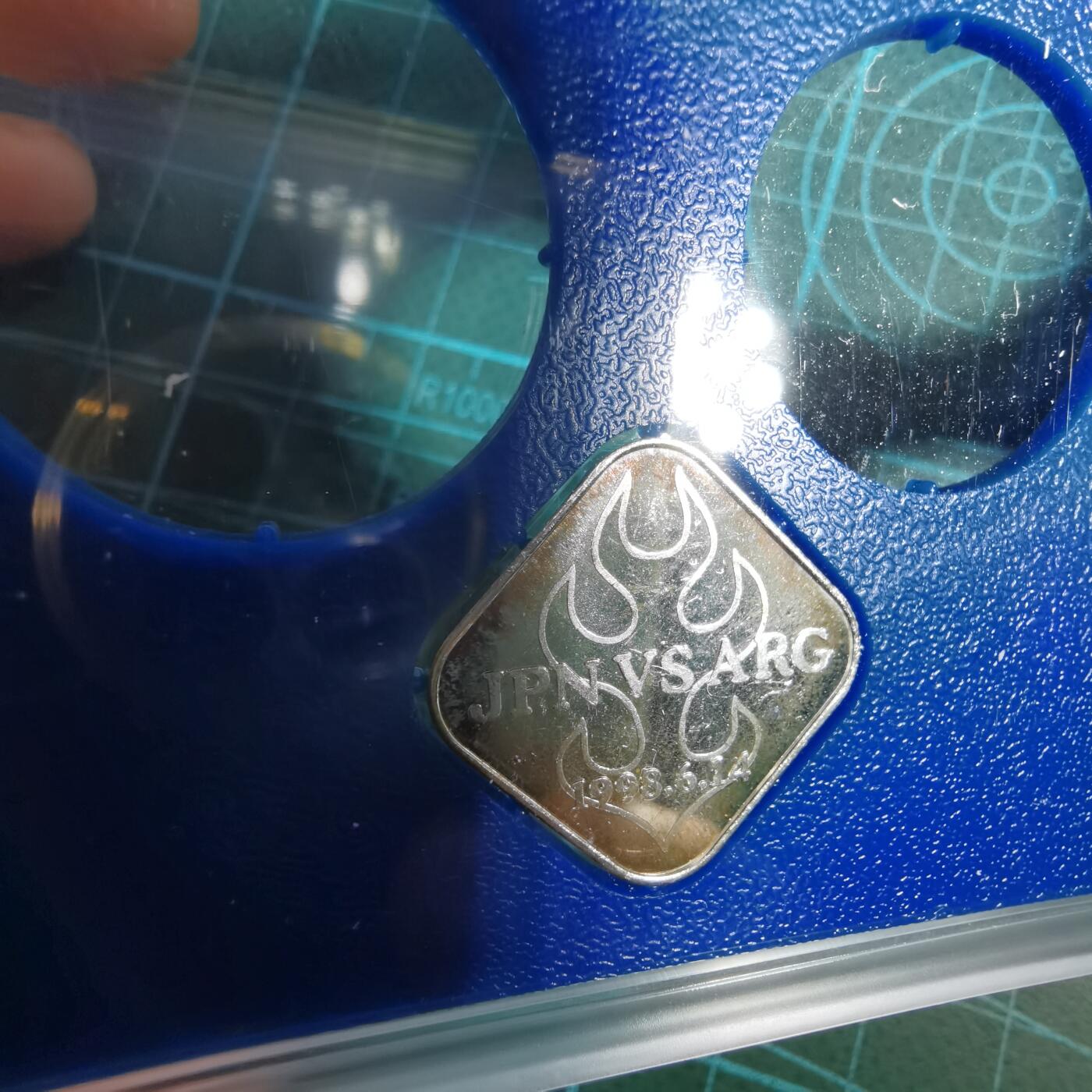 沼泽如烟--第1050场 1998年世界杯纪念章 4.3克纯银章带原盒