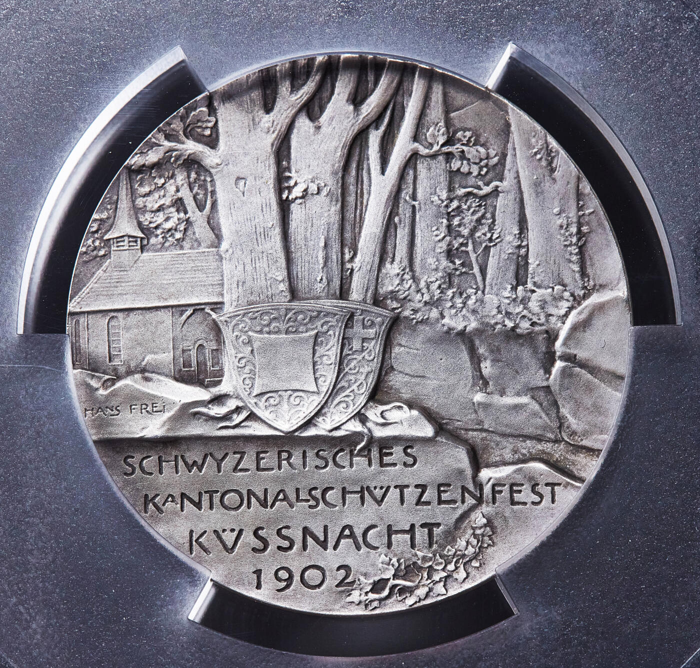 【俄甄集藏】满园春色-2026年(051)04-22星期三 晚 19:30 全场包邮 瑞士1902年纪念施维茨-屈斯纳赫特射击节大银章，PCGS SP64，酱高浮雕，设计精美，亚军，直径：45mm