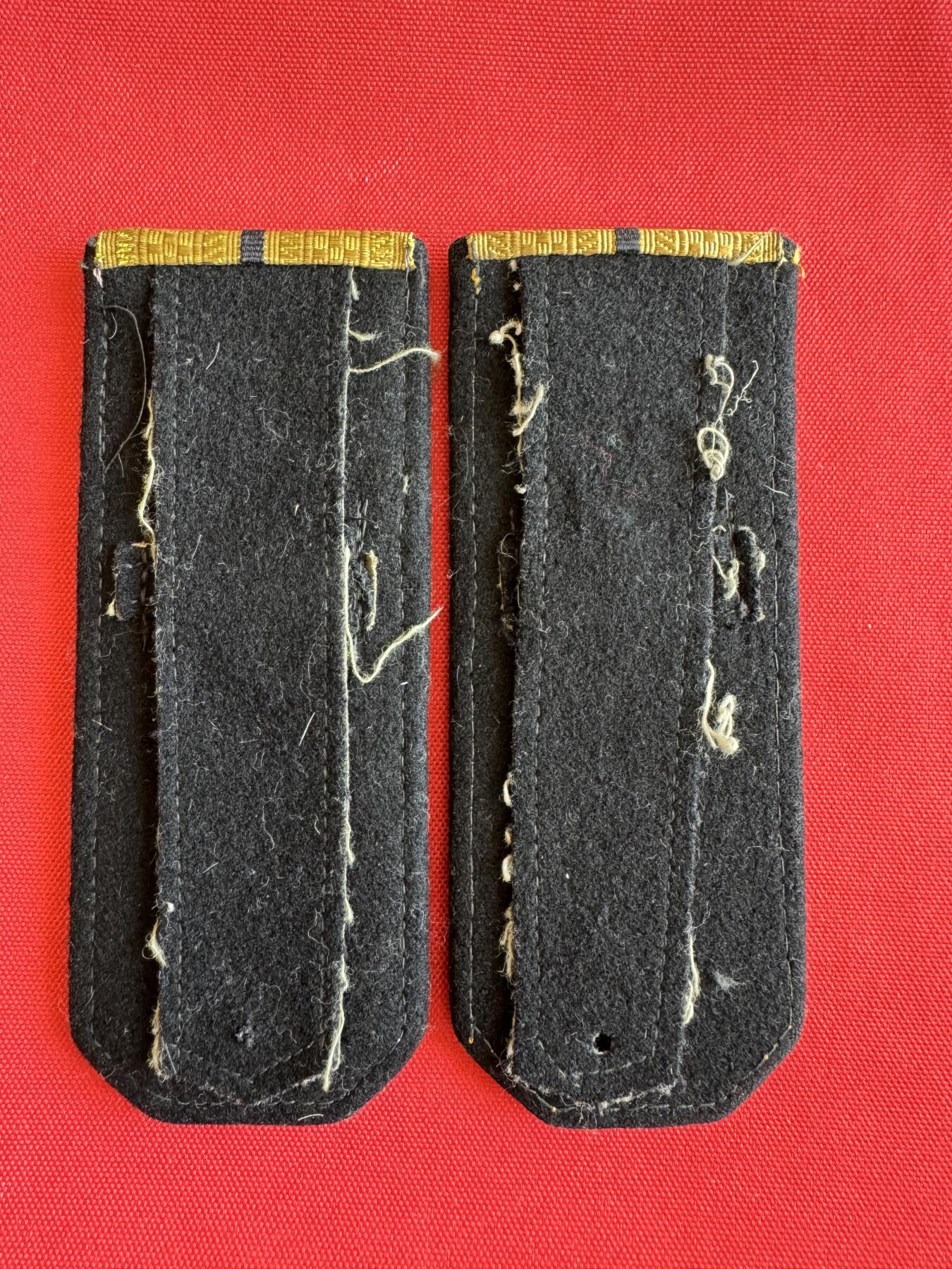 五哥徽章群   11号周六晚上八点4群联拍 肩章